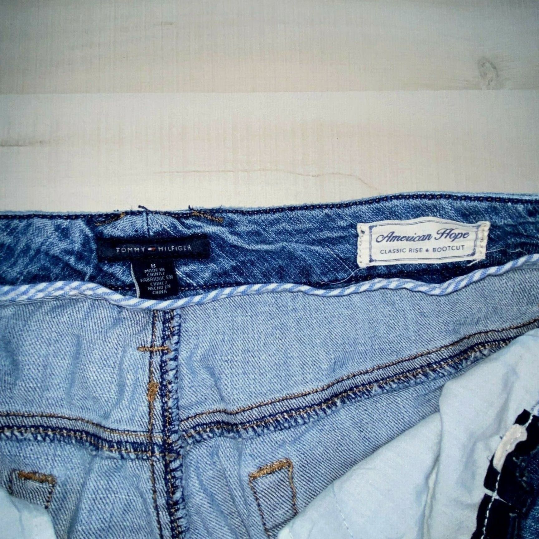 Tommy Hilfiger Tommy Hilfiger Women's Bootcut Jeans Blue Size 8 30x27.5 Classic Rise Cotton Blend Size 30" / US 8 / IT 44 - 4 Thumbnail