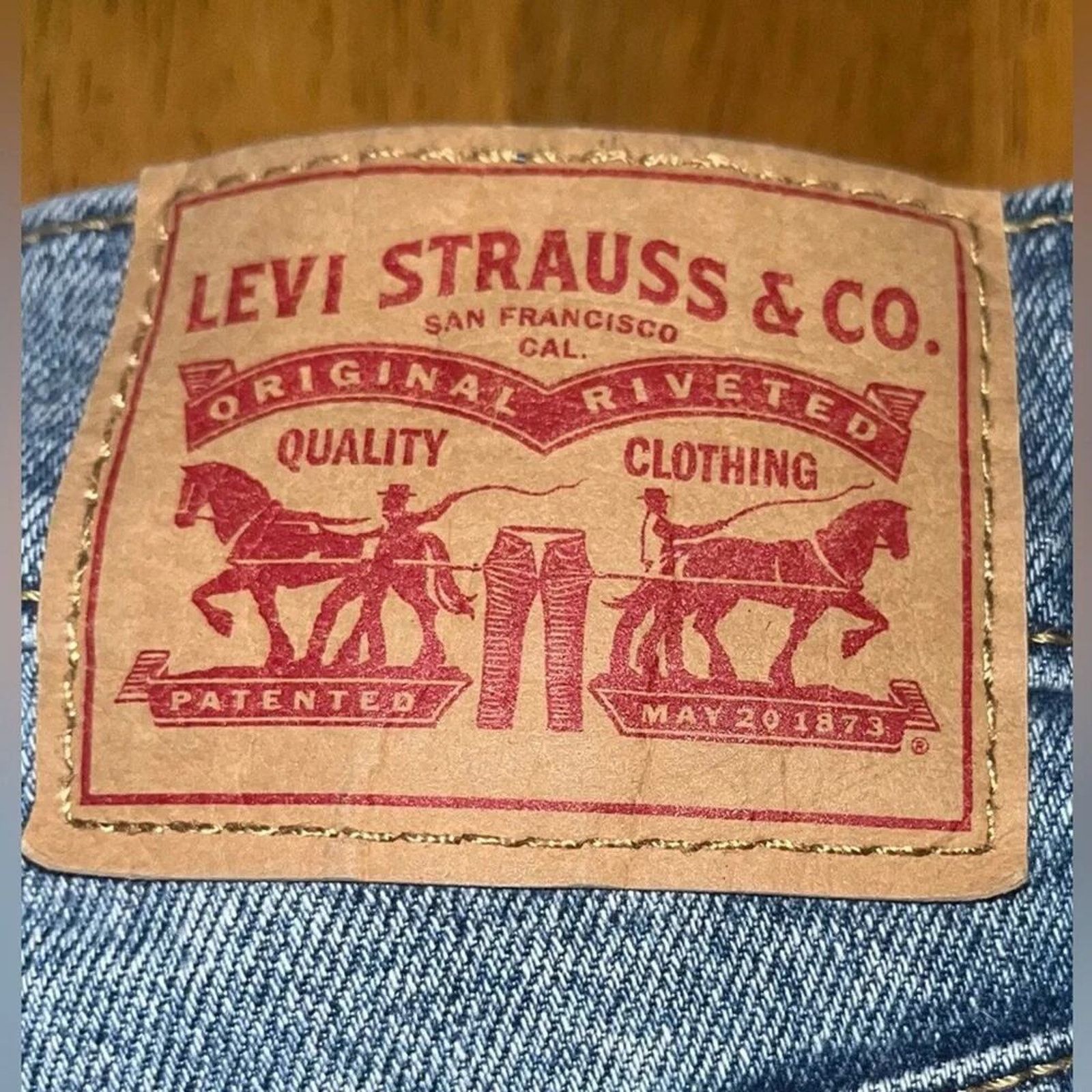 Levi's Levi’s 501 jeans, size 6. These are five pocket, button fly Size 28" / US 6 / IT 42 - 4 Thumbnail