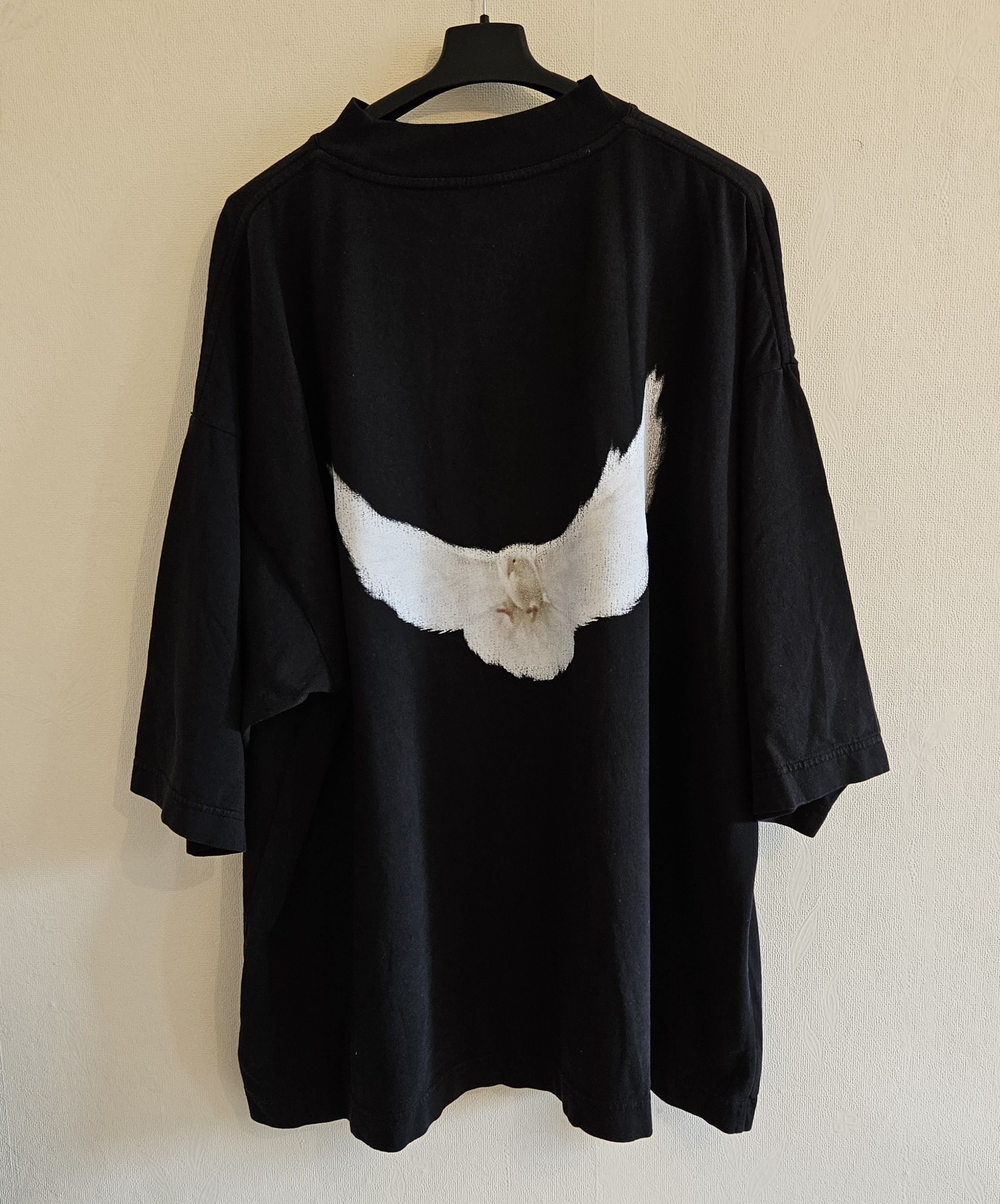image of Balenciaga S-M Dove 3/4 Slv Tshirt in Black, Men's (Size Medium)
