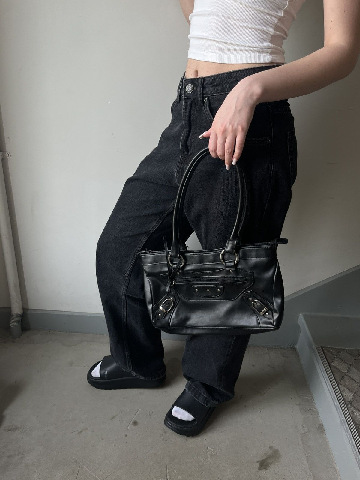 Japanese Brand × Vintage Vintage leather bag y2k handle bag opium swag Size ONE SIZE - 4 Thumbnail