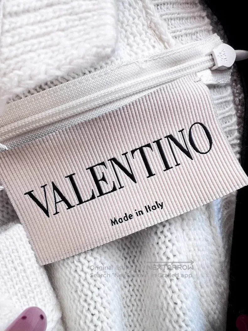 Valentino Valentino A long-sleeved knitted sweater with beaded diamo Size L / US 10 / IT 46 - 5 Thumbnail