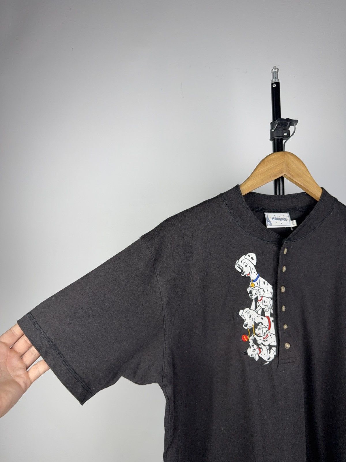 Disney Vintage 90s Disneyland Paris 101 Dalmatians Henley Tee Size US M / EU 48-50 / 2 - 4 Thumbnail