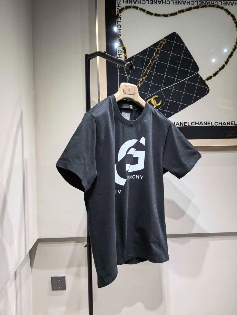 Givenchy Givenchy Black round neck T-shirt short sleeve Size US S / EU 44-46 / 1 - 2 Thumbnail