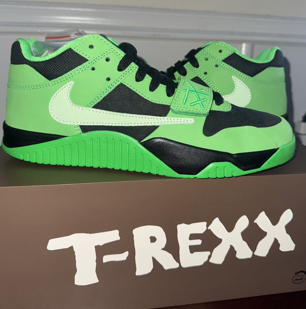 Nike × Travis Scott Jordan CJ1 T-Rexx Travis Scott Green Spark size 10.5 Size US 10.5 / EU 43-44 - 2 Thumbnail
