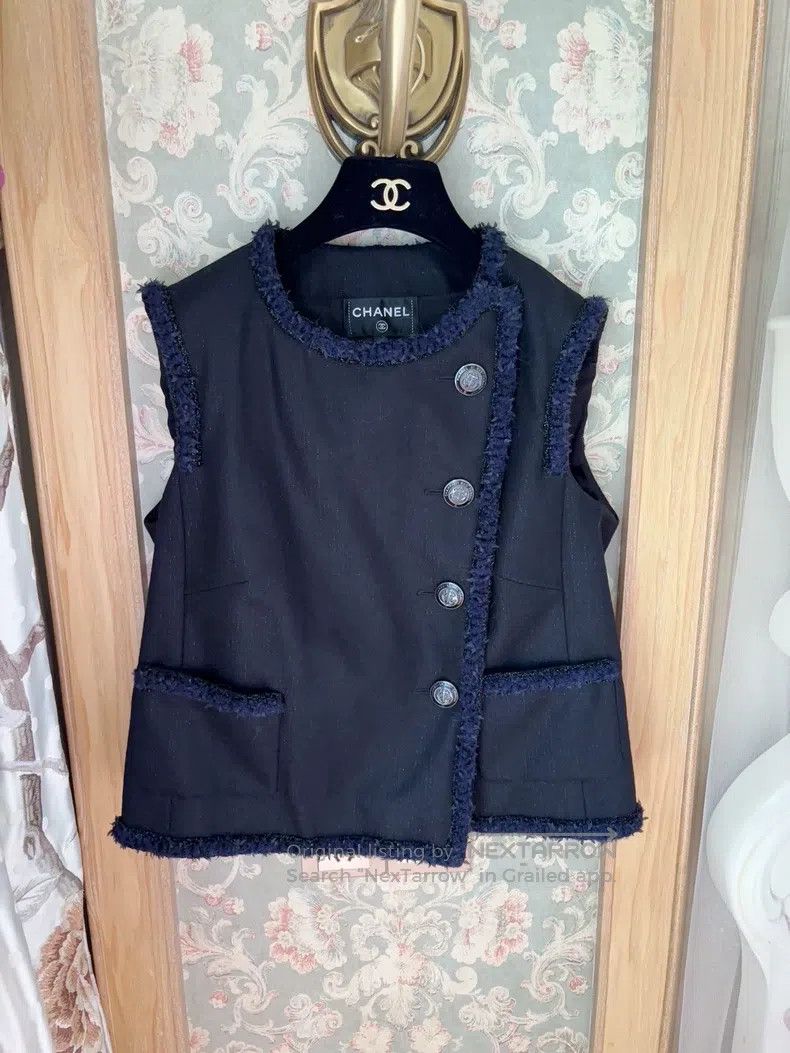Chanel Chanel Hamburg series small vest Size XS / US 0-2 / IT 36-38 - 1 Thumbnail