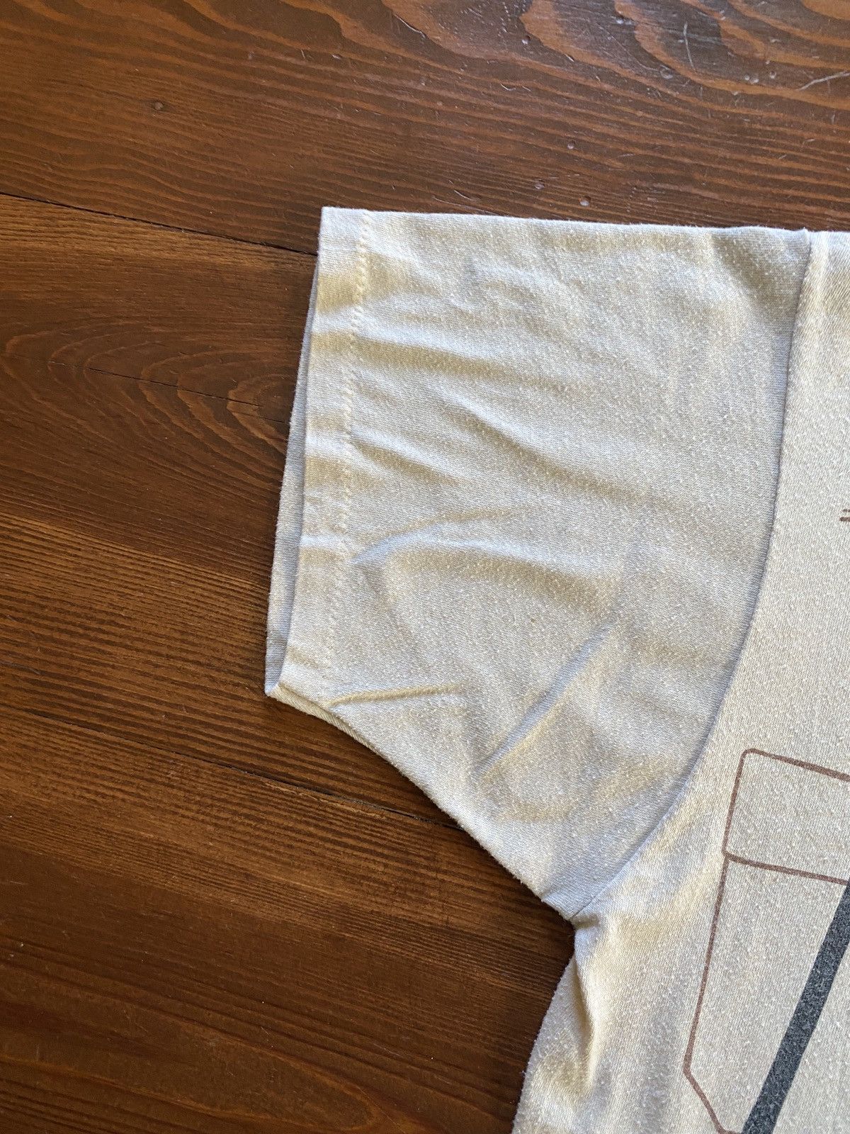 Vintage Vintage 1981 Genghiskhan Japan Camera Single Stitch Tee Size US XS / EU 42 / 0 - 10 Thumbnail
