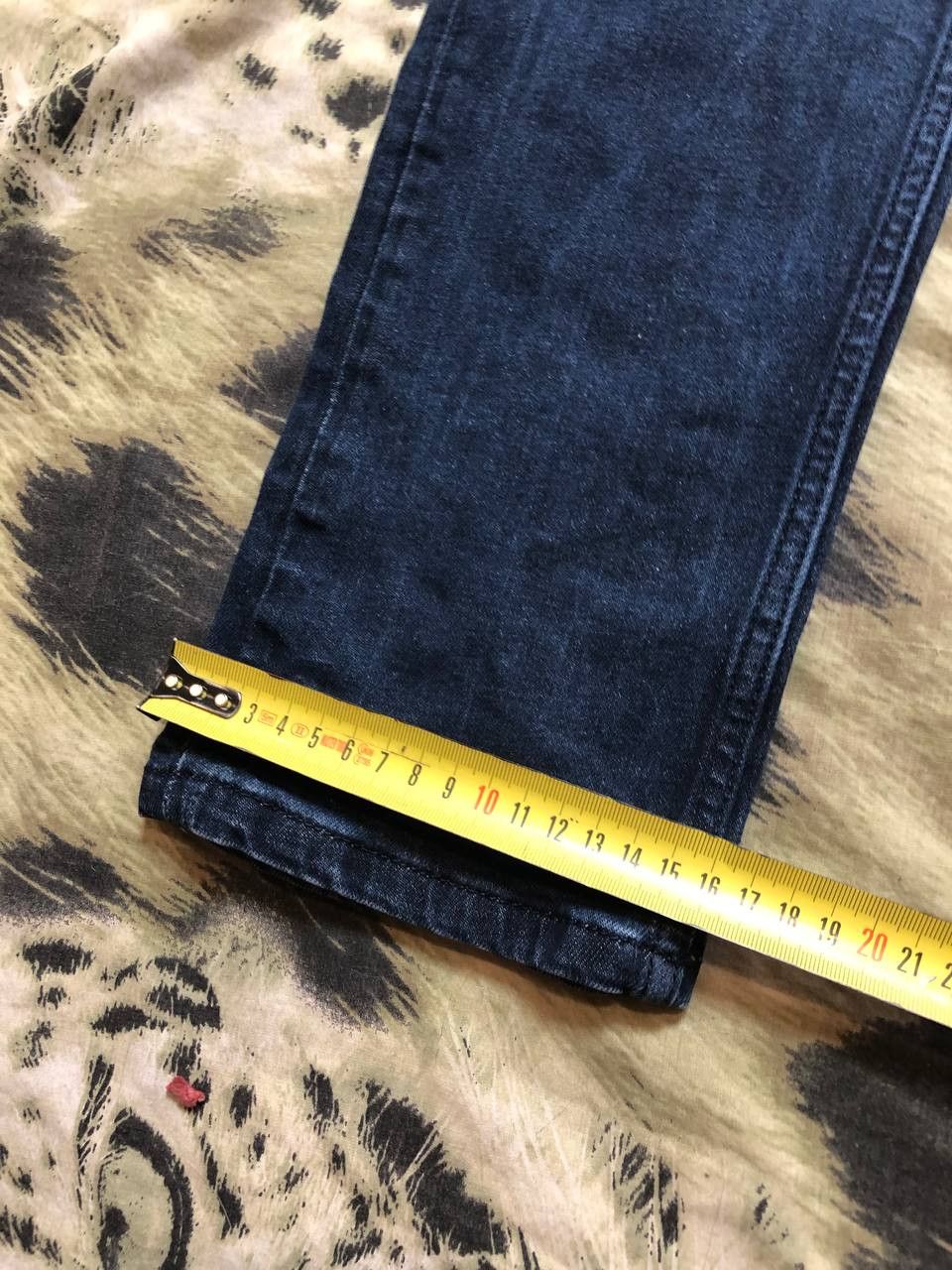 Tommy Hilfiger MERCEDES BENZ PETRONAS AMG Faded Distressed Denim Jeans Size US 34 / EU 50 - 12 Thumbnail