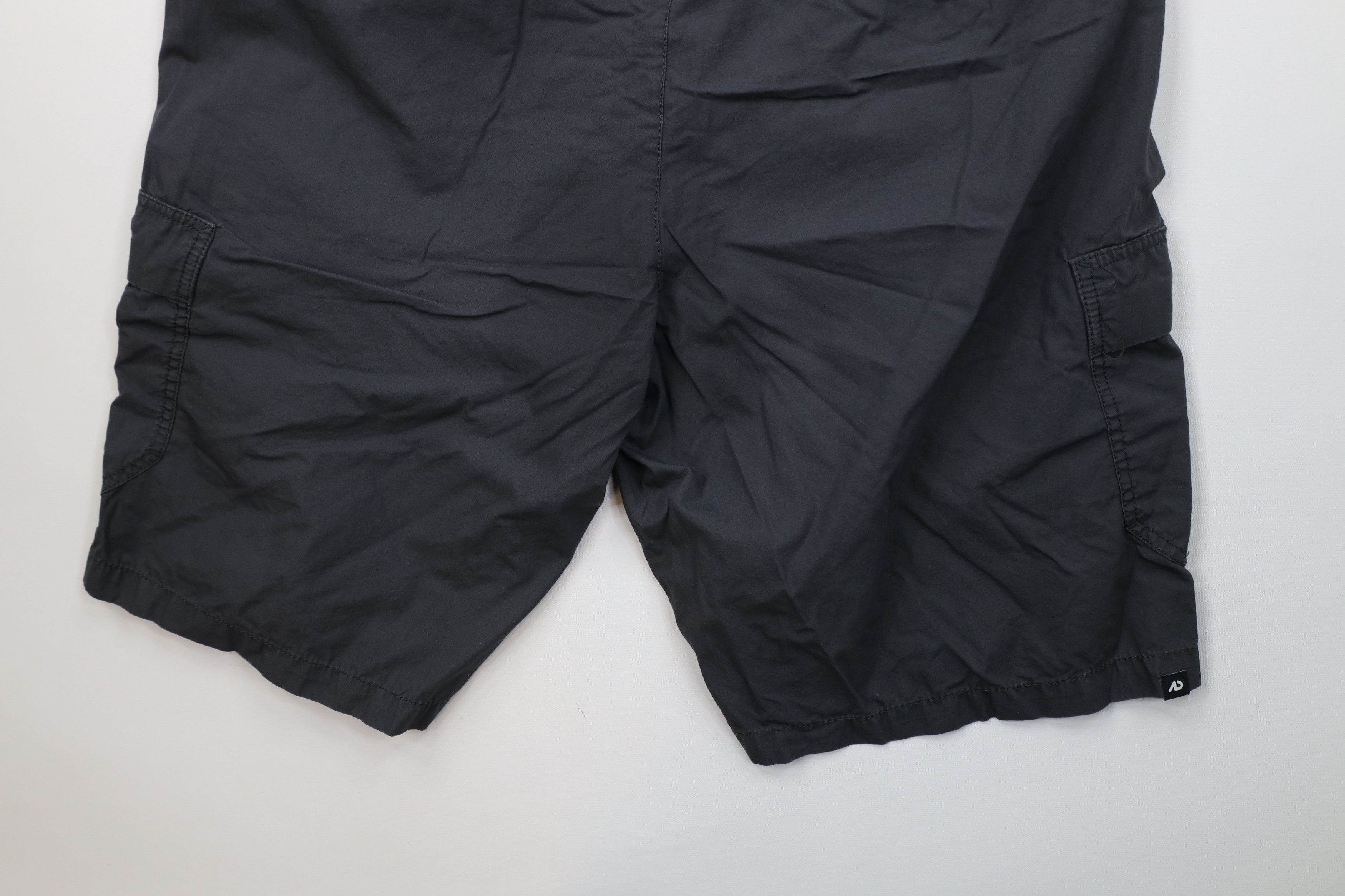Nike Vintage Nike Travis Scott Mini Swoosh Cargo Shorts Gray Size US 38 / EU 54 - 13 Thumbnail