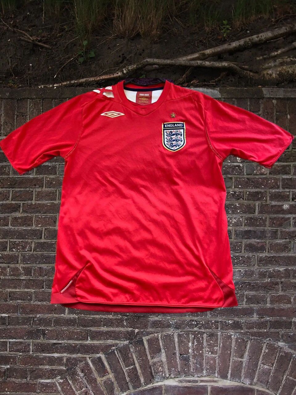 Umbro × Vintage Vintage Umbro England Soccer Jersey T Shirt Size US M / EU 48-50 / 2 - 1 Thumbnail