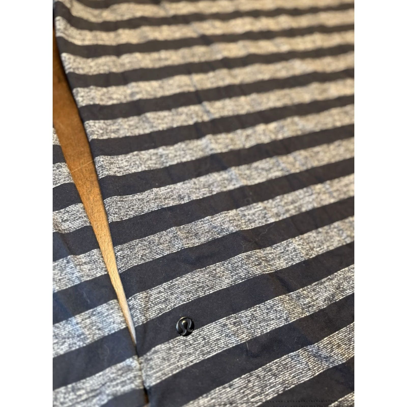 Lululemon Lululemon Shirt Mens Large Studio 1/4 Zip Classic Stripe Heathered Gray Black Size US L / EU 52-54 / 3 - 8 Thumbnail