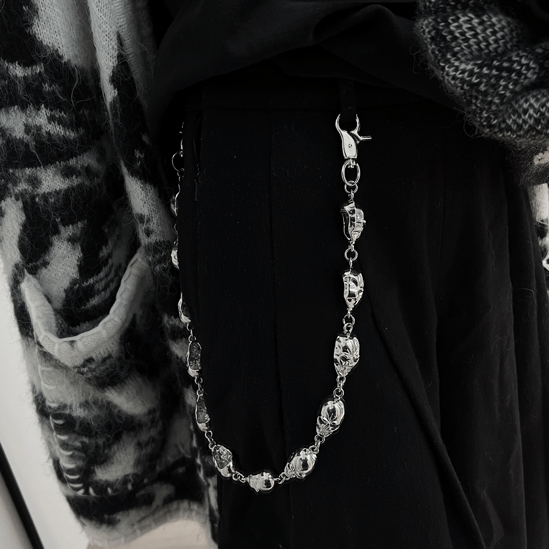 Jewelry Skull Chain Wallet Size ONE SIZE - 1 Thumbnail
