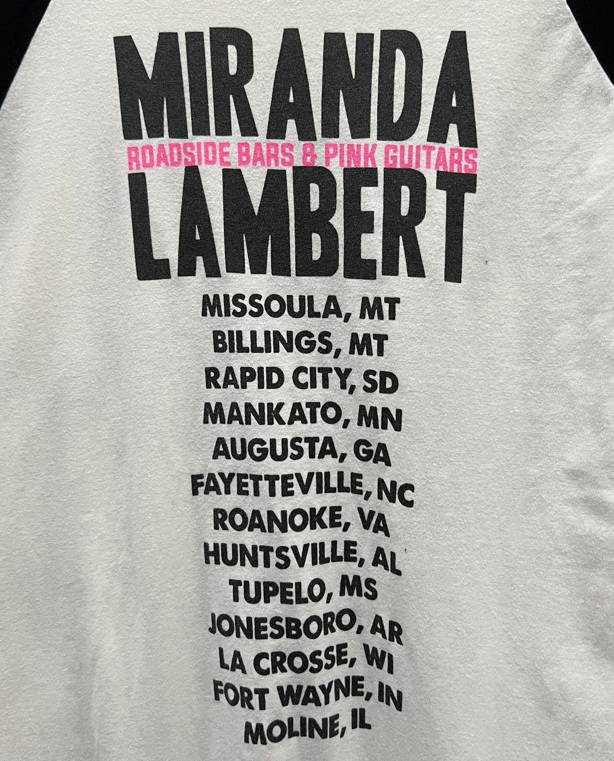 Band Tees × Tultex × Vintage VINTAGE MIRANDA LAMBERT ROADSIDE BARS & PINK GUITARS SHIRT Size US L / EU 52-54 / 3 - 4 Thumbnail