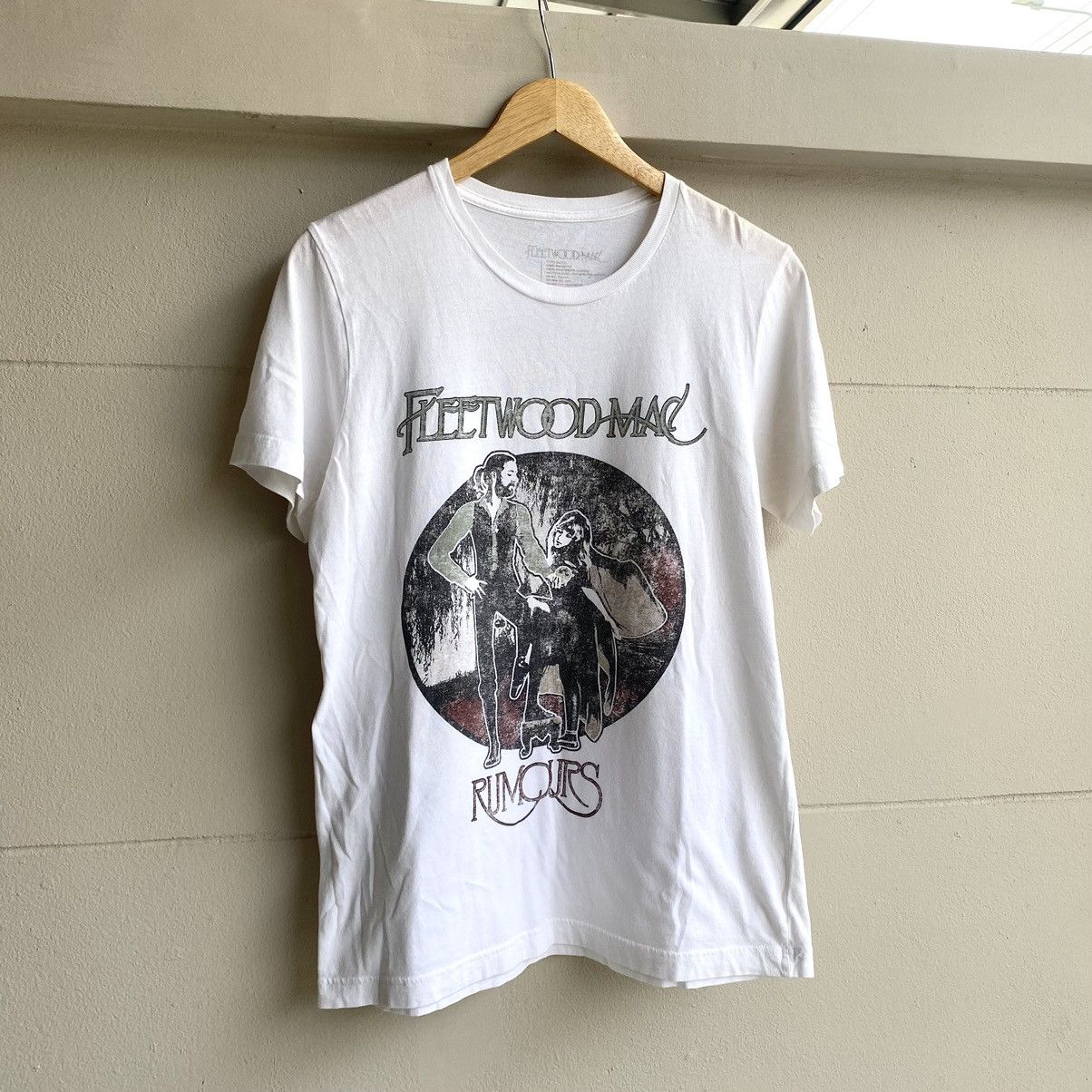Band Tees Fleetwood Mac Rumours T-Shirt (DDP / No Import Fees) Size US M / EU 48-50 / 2 - 2 Thumbnail