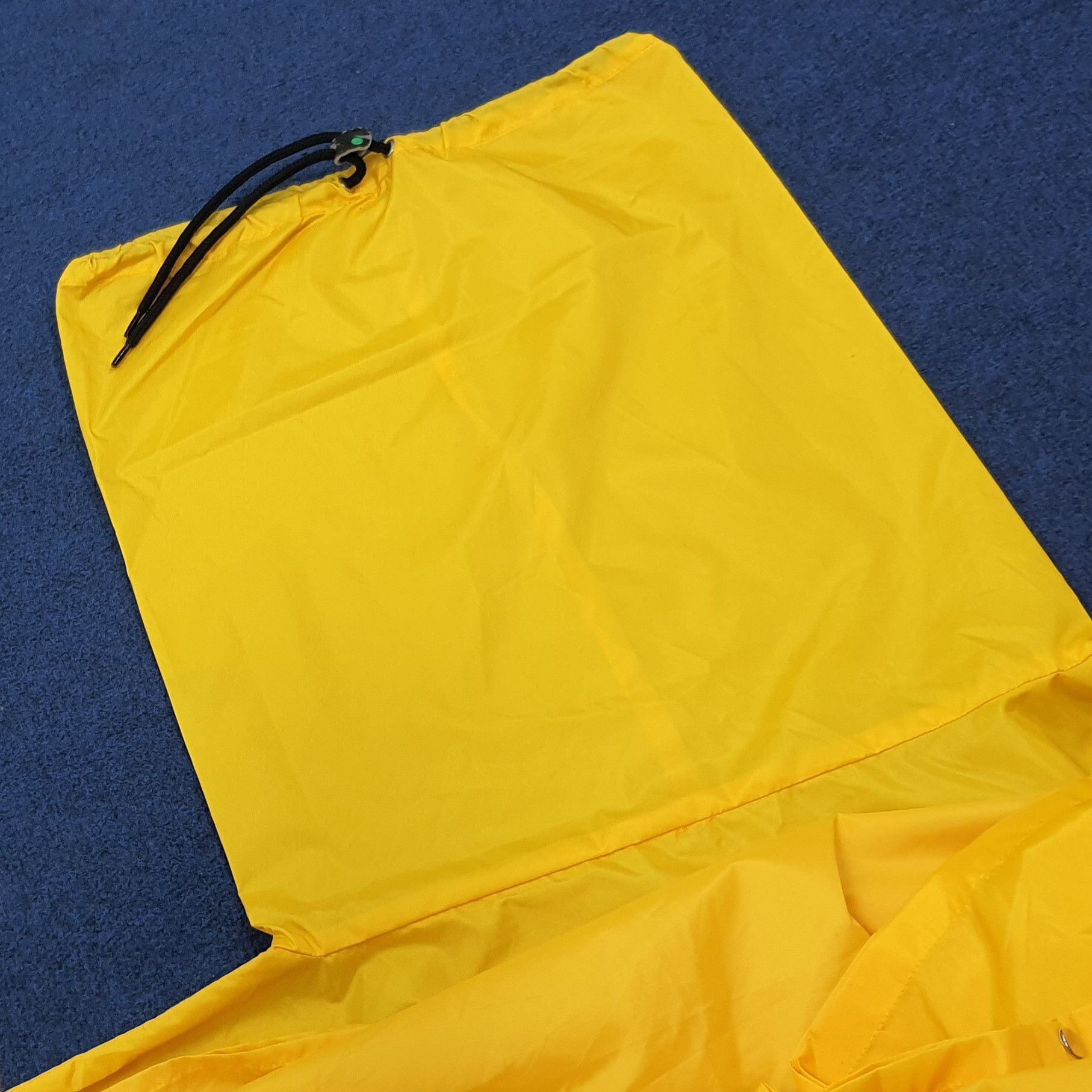 Benetton Team Benetton Formula 1 Racing Raincoat Free Size C269N15 Size US L / EU 52-54 / 3 - 5 Thumbnail