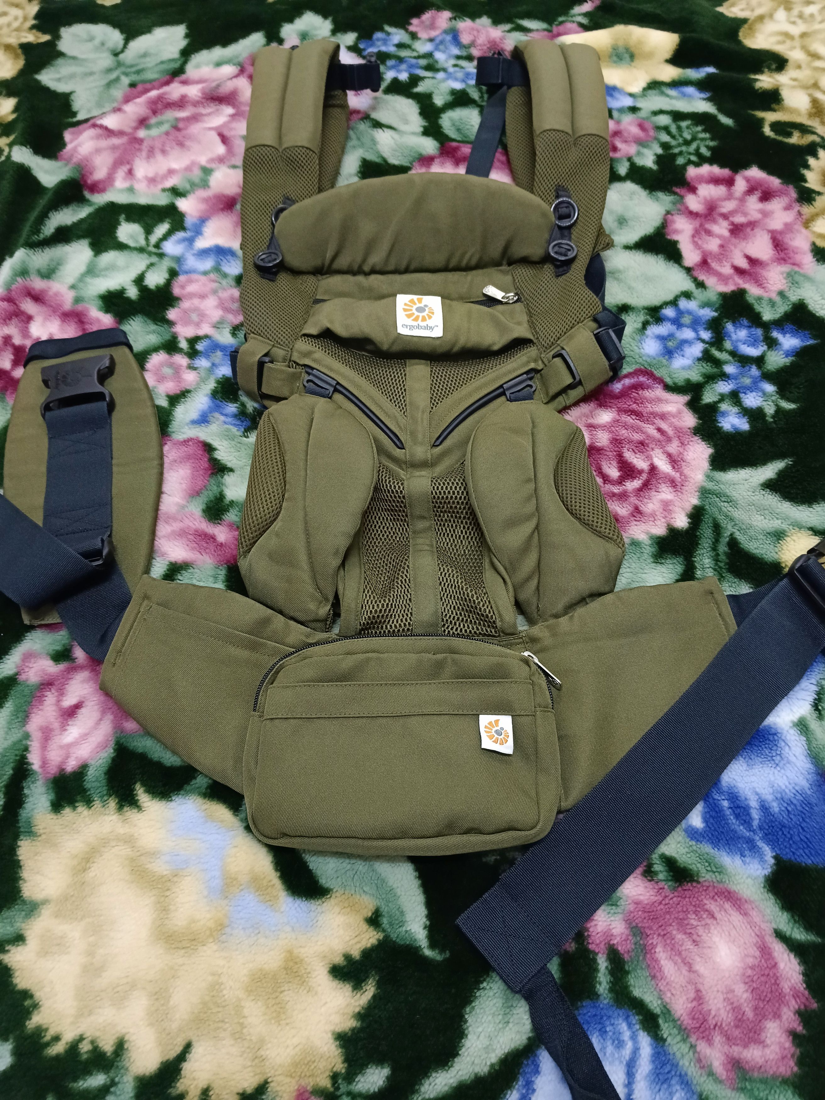 Japanese Brand Ergobaby Omni 360 Cool Air Carrier Baby Size ONE SIZE - 5 Thumbnail