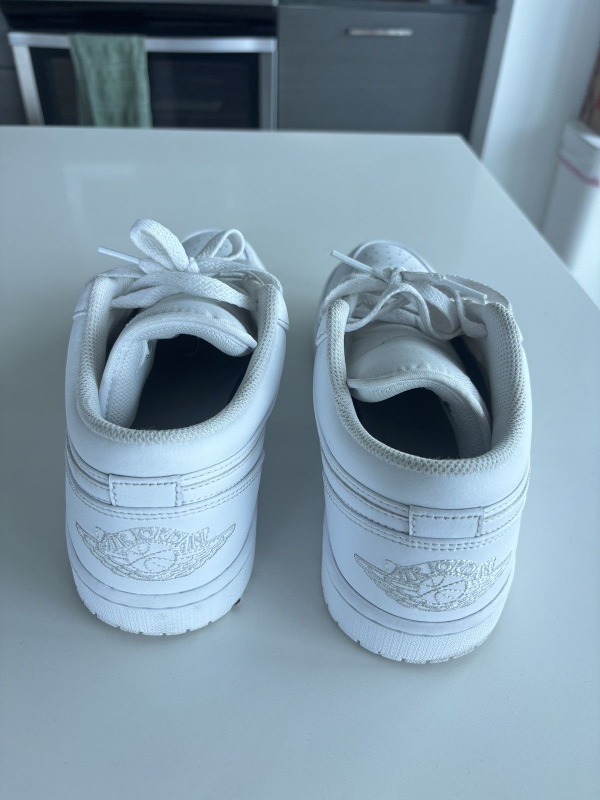 Nike Nike Air Jordan 1 White Size 10 Barely Worn Size US 10 / EU 43 - 2 Thumbnail