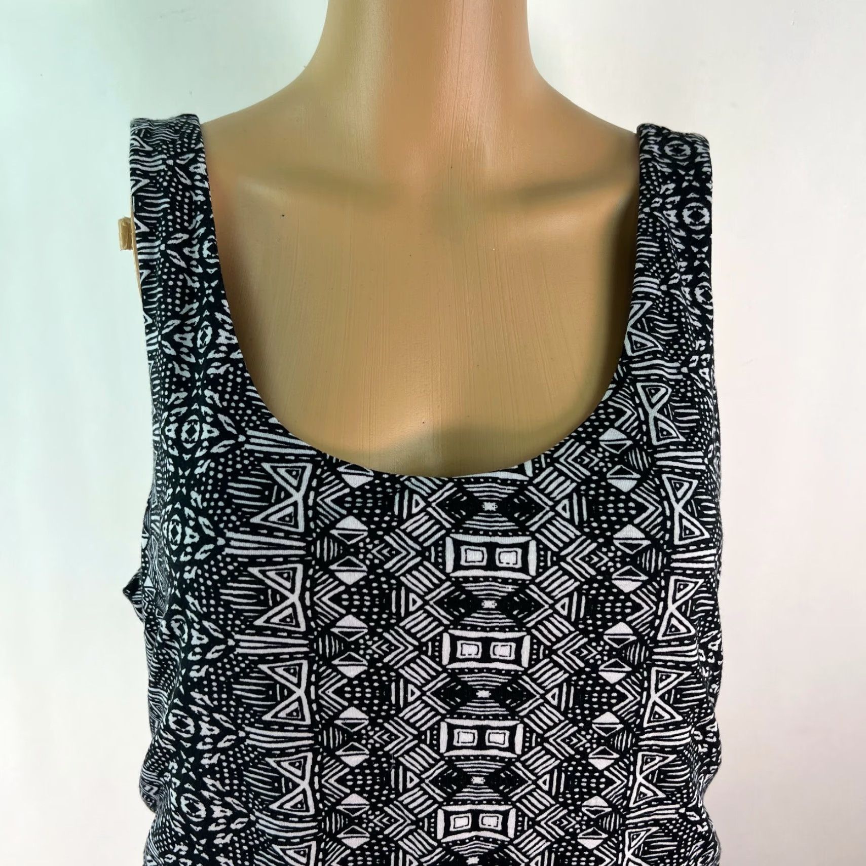 Faded Glory VINTAGE Faded Glory Womens Geometric Print Sleeveless White Shift Dress XL Size XL / US 12-14 / IT 48-50 - 3 Thumbnail