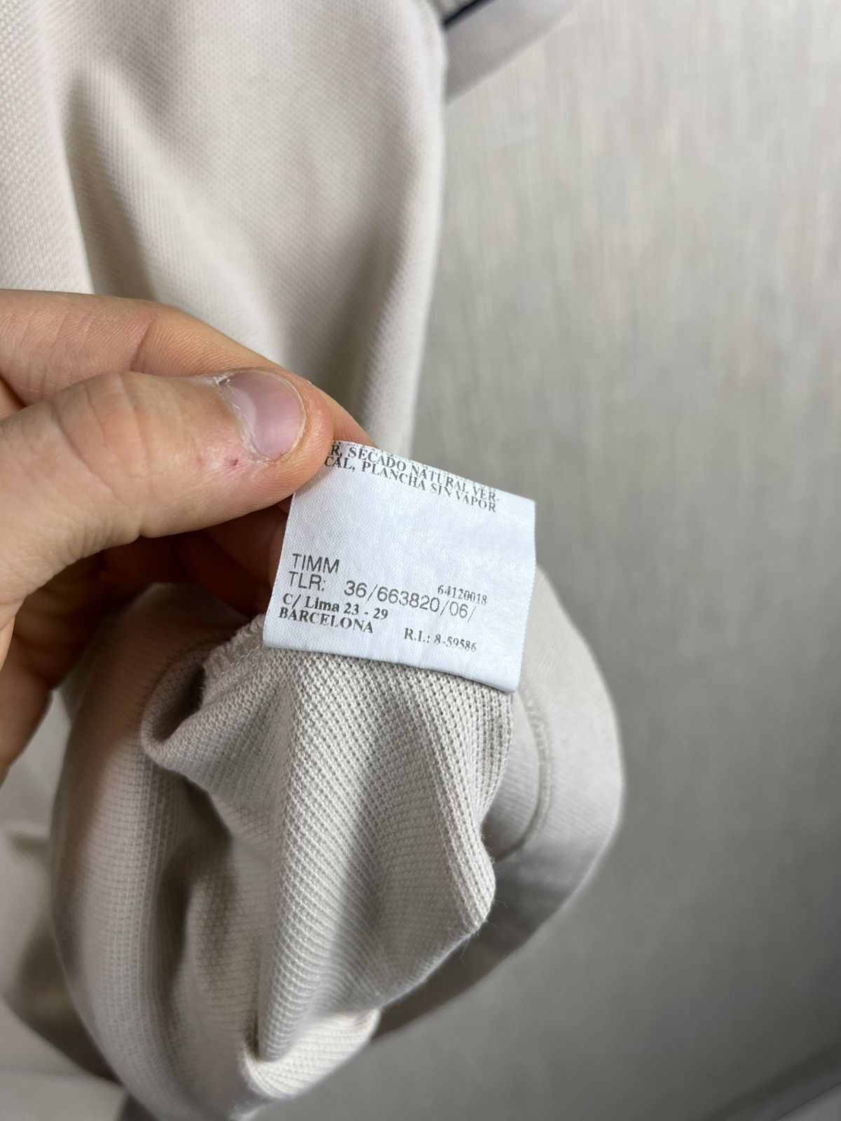 Burberry Vintage 90s Burberrys classic chest logo knight t-shirt Size US L / EU 52-54 / 3 - 18 Thumbnail