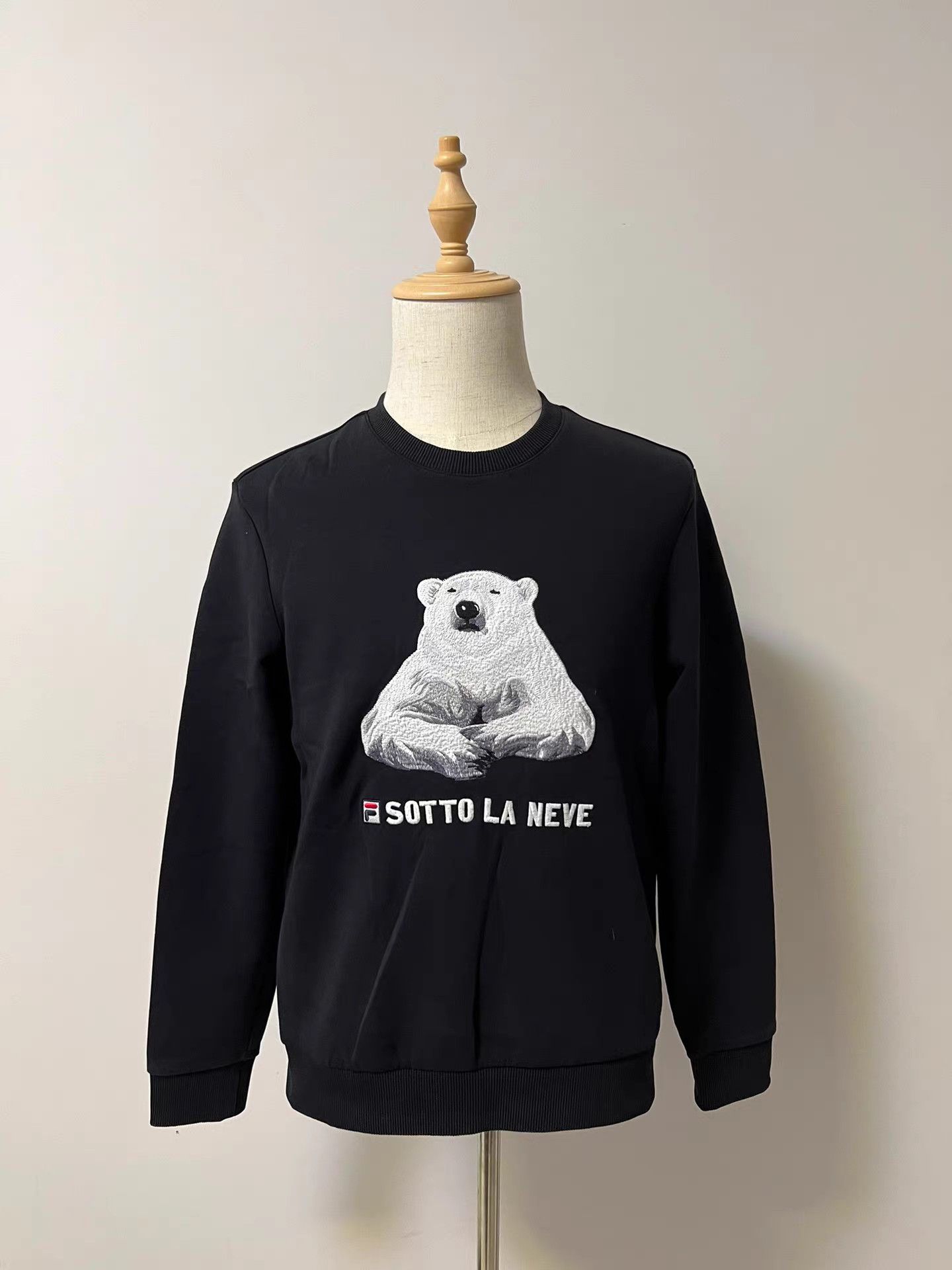 Fila Fila Polar Bear Embroidered Sweatshirt K9 Size US L / EU 52-54 / 3 - 1 Thumbnail