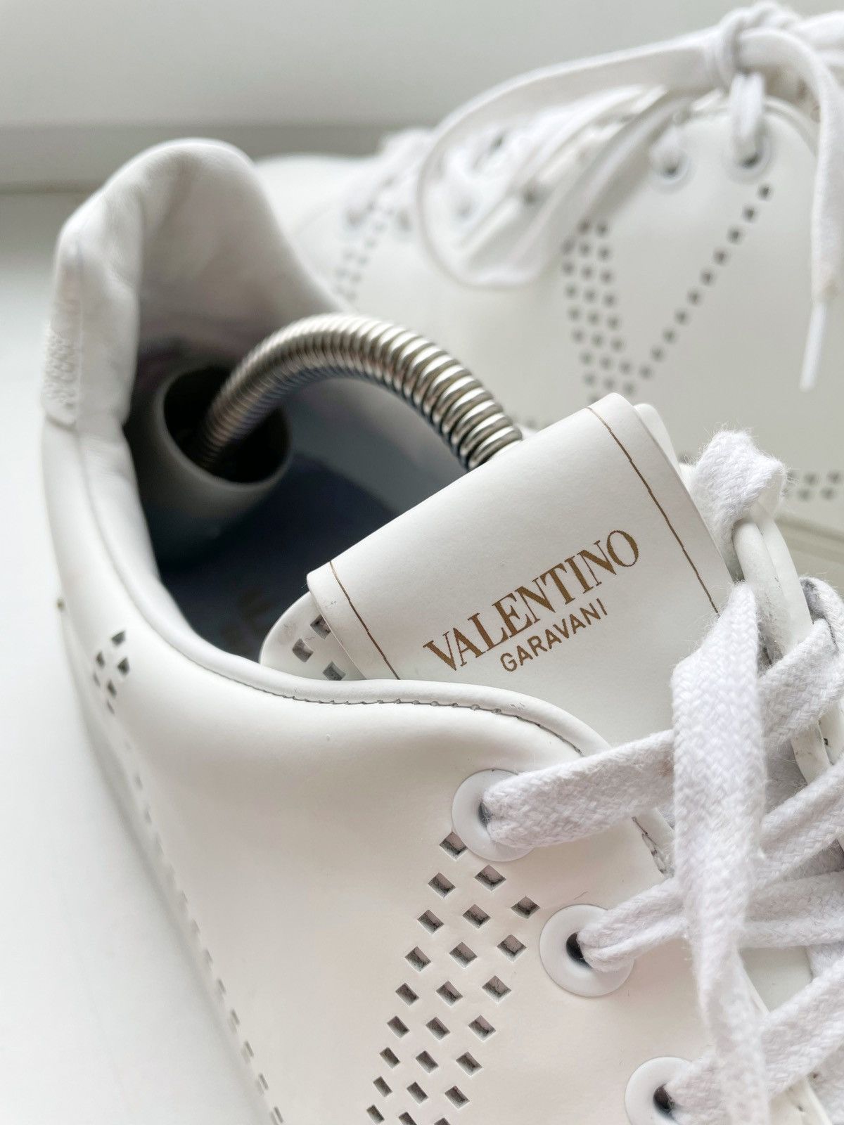 Valentino Valentino Garavani Men Basic White Leather Shoes Backnet 42 Size US 9 / EU 42 - 8 Thumbnail