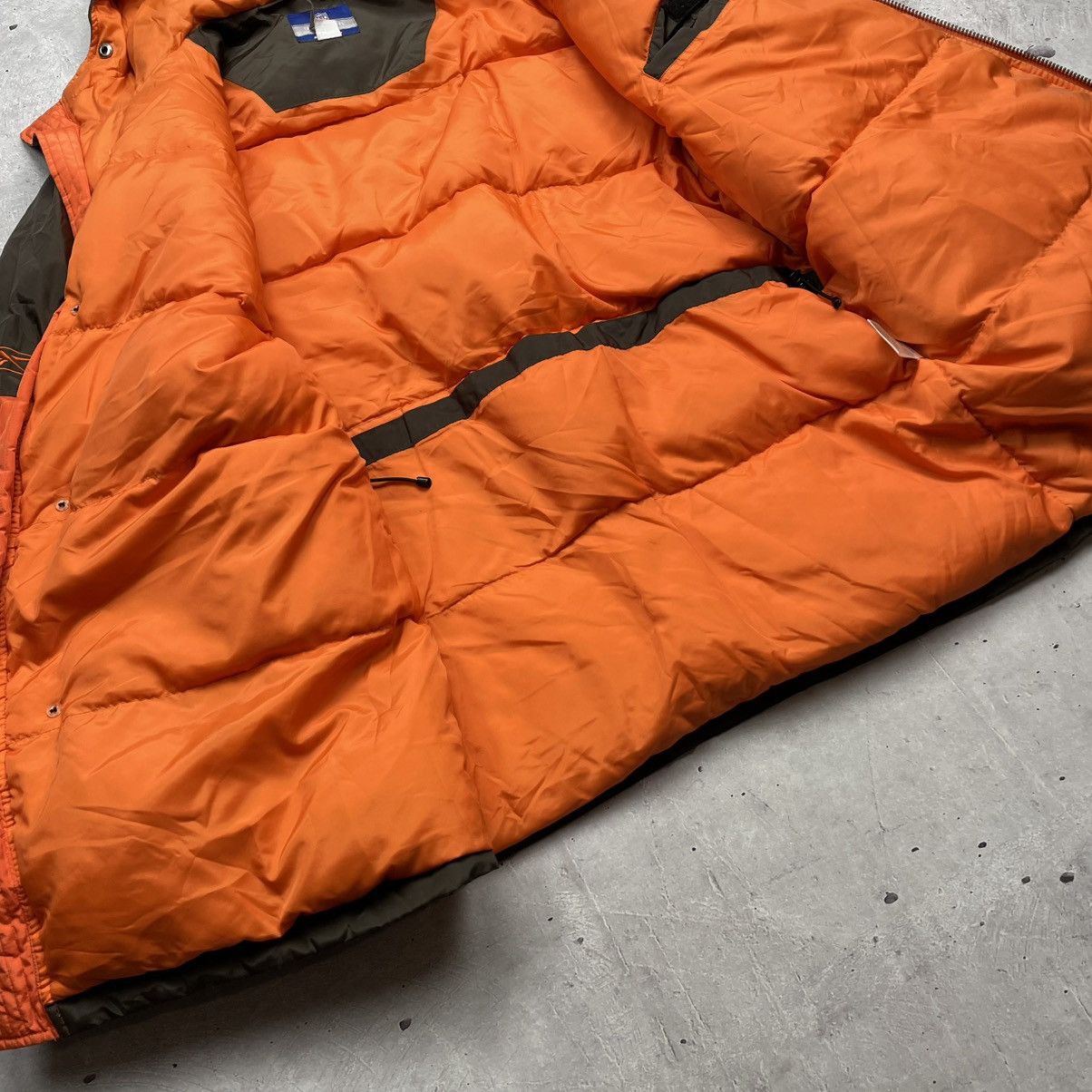 NHL × Vintage Vintage Reebok 90s Cleveland Football Quilted Hooded Jacket Size US XL / EU 56 / 4 - 14 Thumbnail