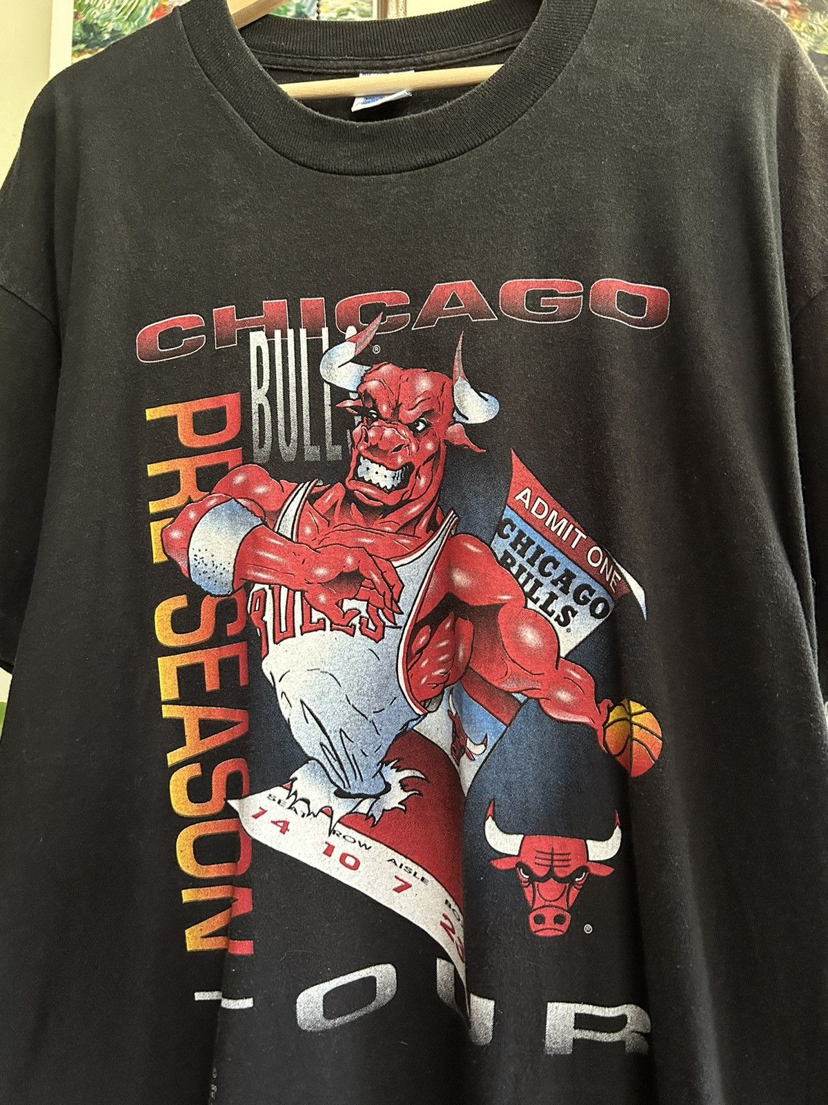 NBA Vintage Chicago Oversize Tshirt Size US XL / EU 56 / 4 - 3 Thumbnail