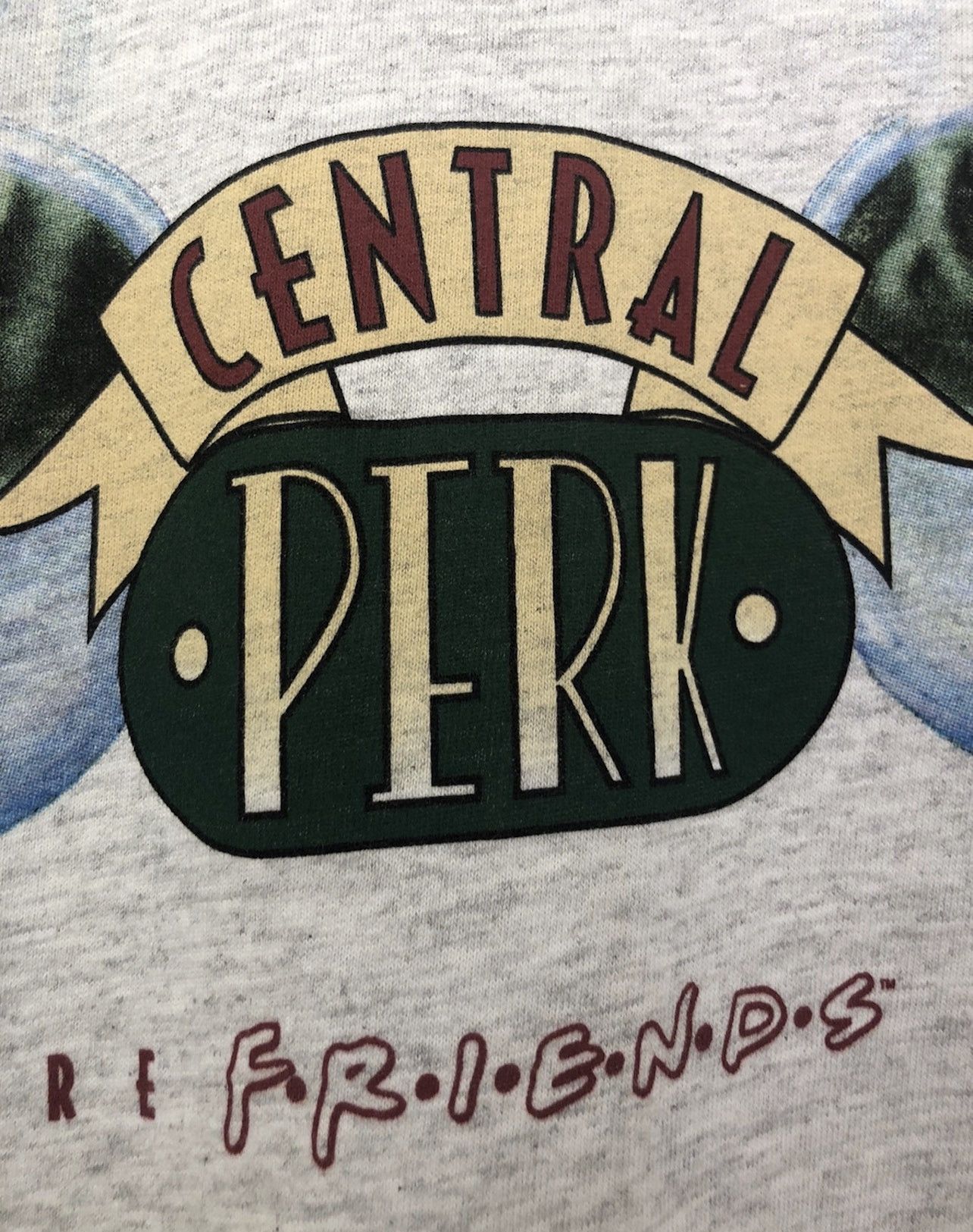 Vintage Vintage FRIENDS central park 1995 warner bros tee shirt Size US XXL / EU 58 / 5 - 3 Thumbnail