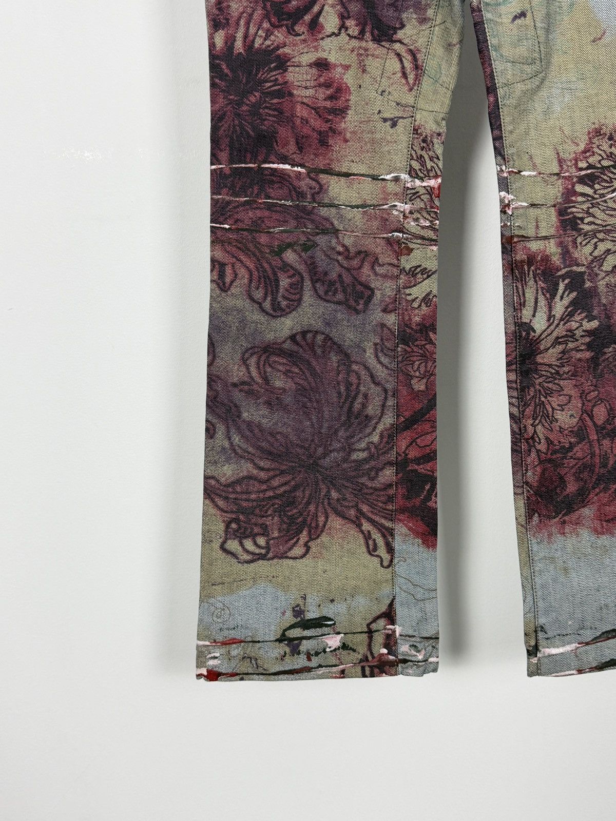 Roberto Cavalli Roberto Cavalli 2000’s Flared Floral Slashed Tattoo Jeans Size 28" / US 6 / IT 42 - 10 Thumbnail