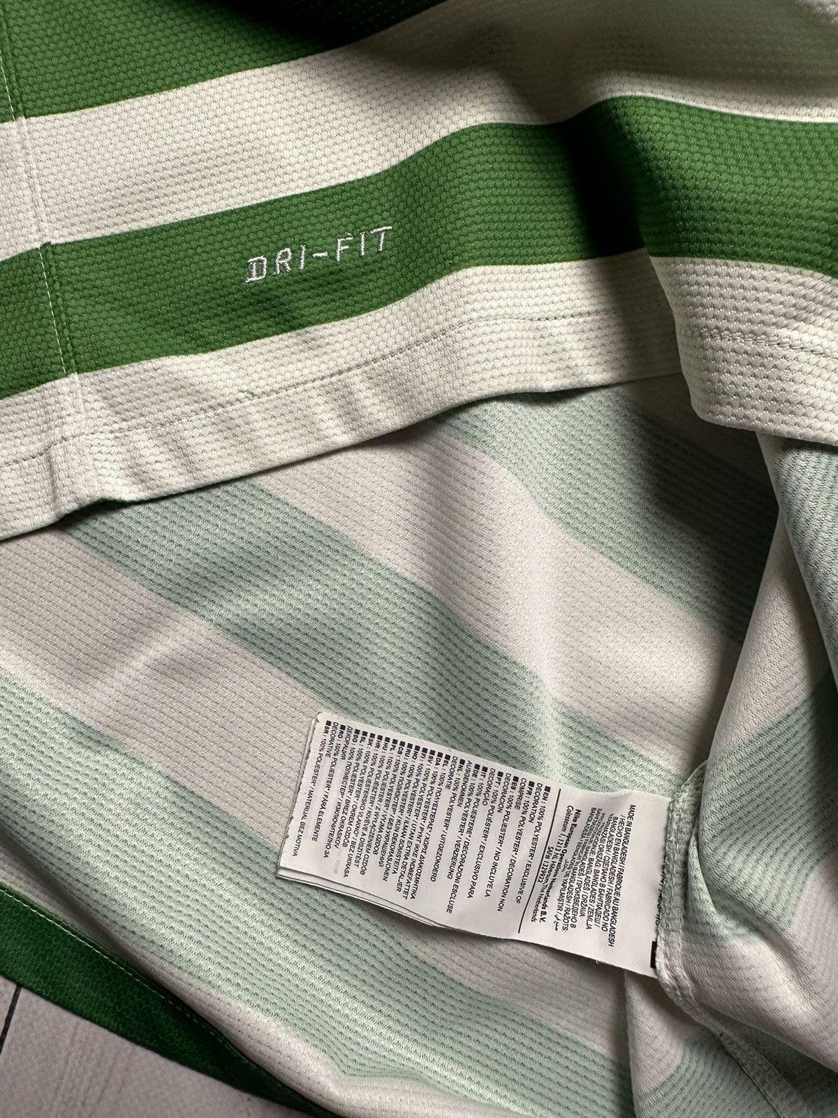 Nike × Vintage Vintage Celtic soccer jersey size L striped Tennent’s Size US L / EU 52-54 / 3 - 4 Thumbnail