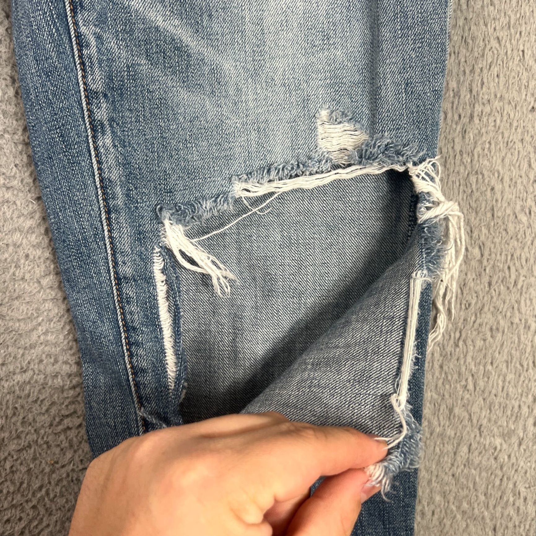 American Eagle Outfitters AMERICAN EAGLE Jeans Womens 8 Blue Cropped Destroyed Button Fly Size 30" / US 8 / IT 44 - 2 Thumbnail
