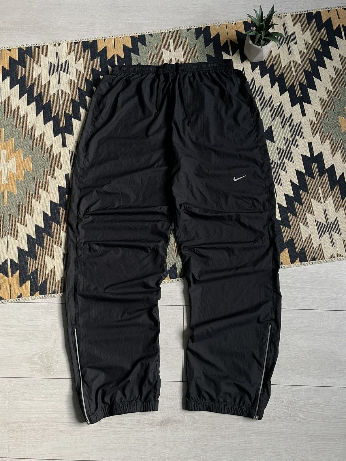 Other Vintage Nike Nylon Reflective Logo Y2K Swoosh Pants Size US 34 / EU 50 - 2 Thumbnail