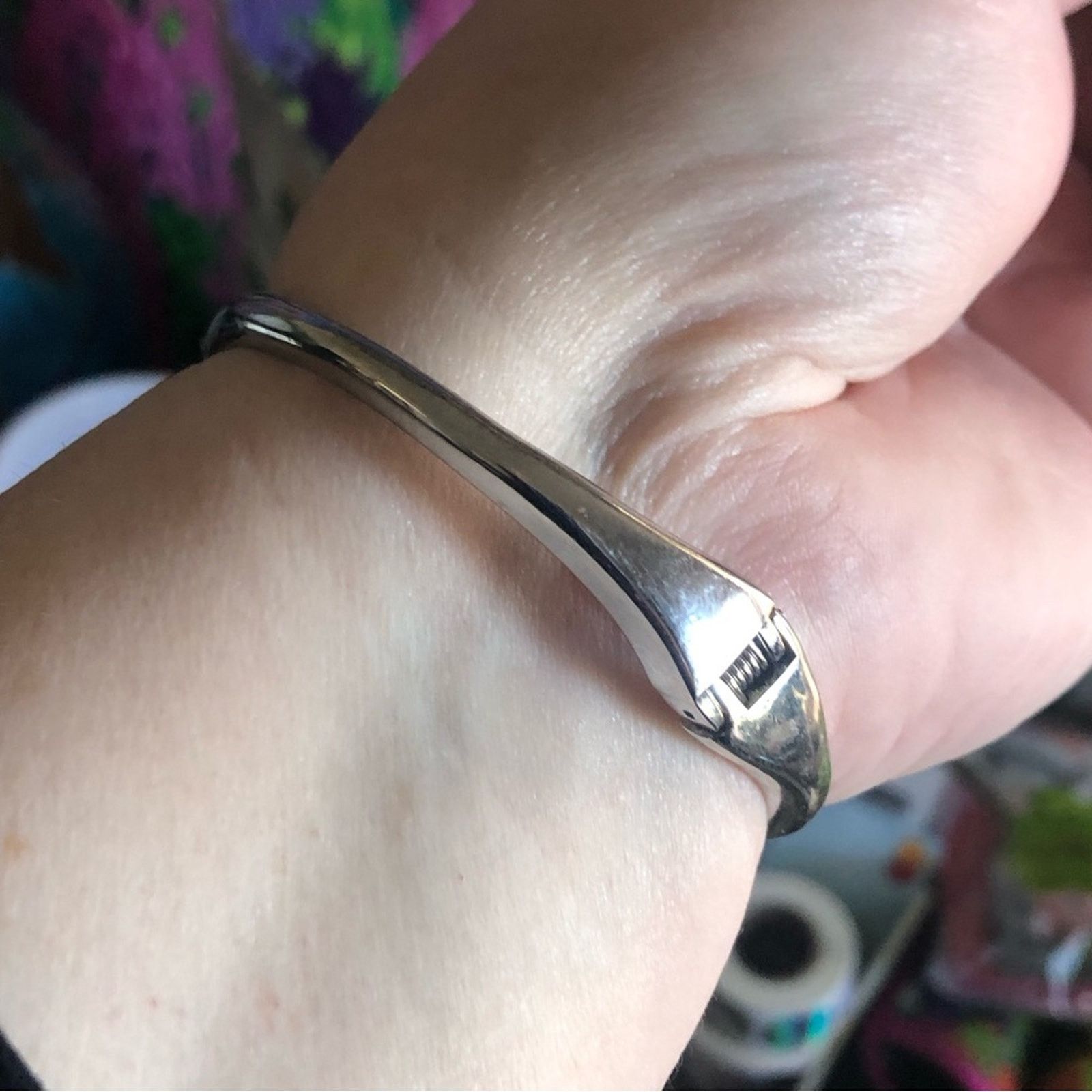 Jewelry Shiny silver plated dolphin clamp bracelet Size ONE SIZE - 8 Thumbnail