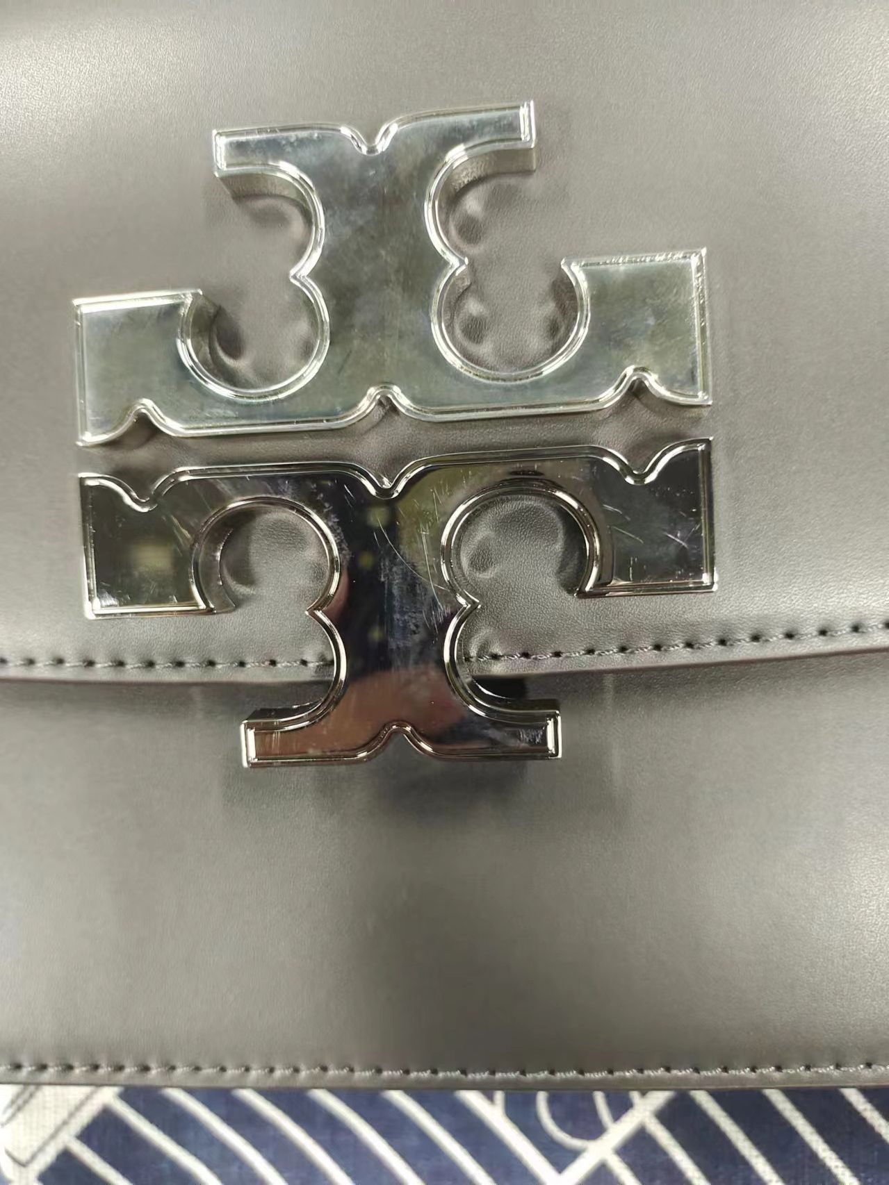 Tory Burch Tory burch gray leather silver buckle lower side backpack Size ONE SIZE - 2 Thumbnail