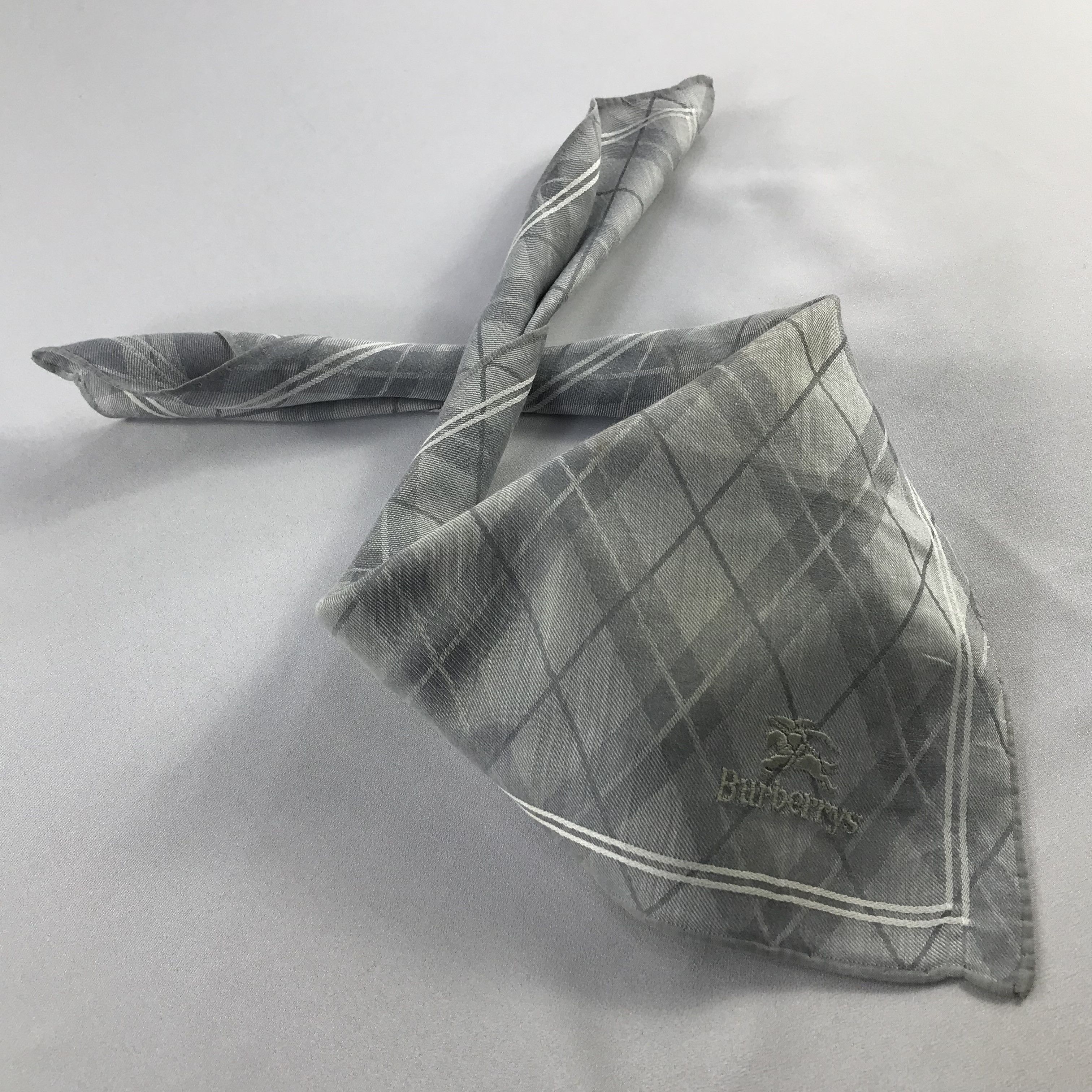 Burberry Burberry Handkerchief / Bandana / Neckerchief C561 Size ONE SIZE - 1 Thumbnail