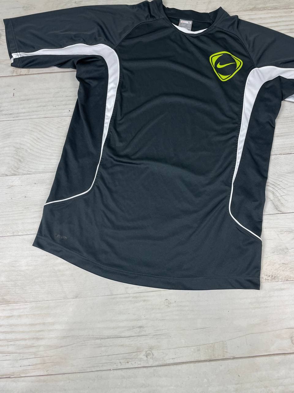 Nike Vintage Nike Tiempo Swoosh 00s Training T Shirt Y2K Size US M / EU 48-50 / 2 - 4 Thumbnail