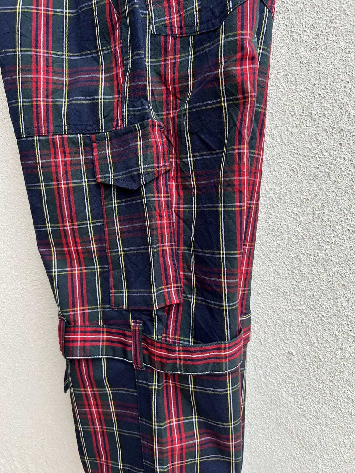 Vintage Vintage 2000s Boys Batsu Tartan Bondage 3 Quarter Pant Size US 29 - 19 Thumbnail