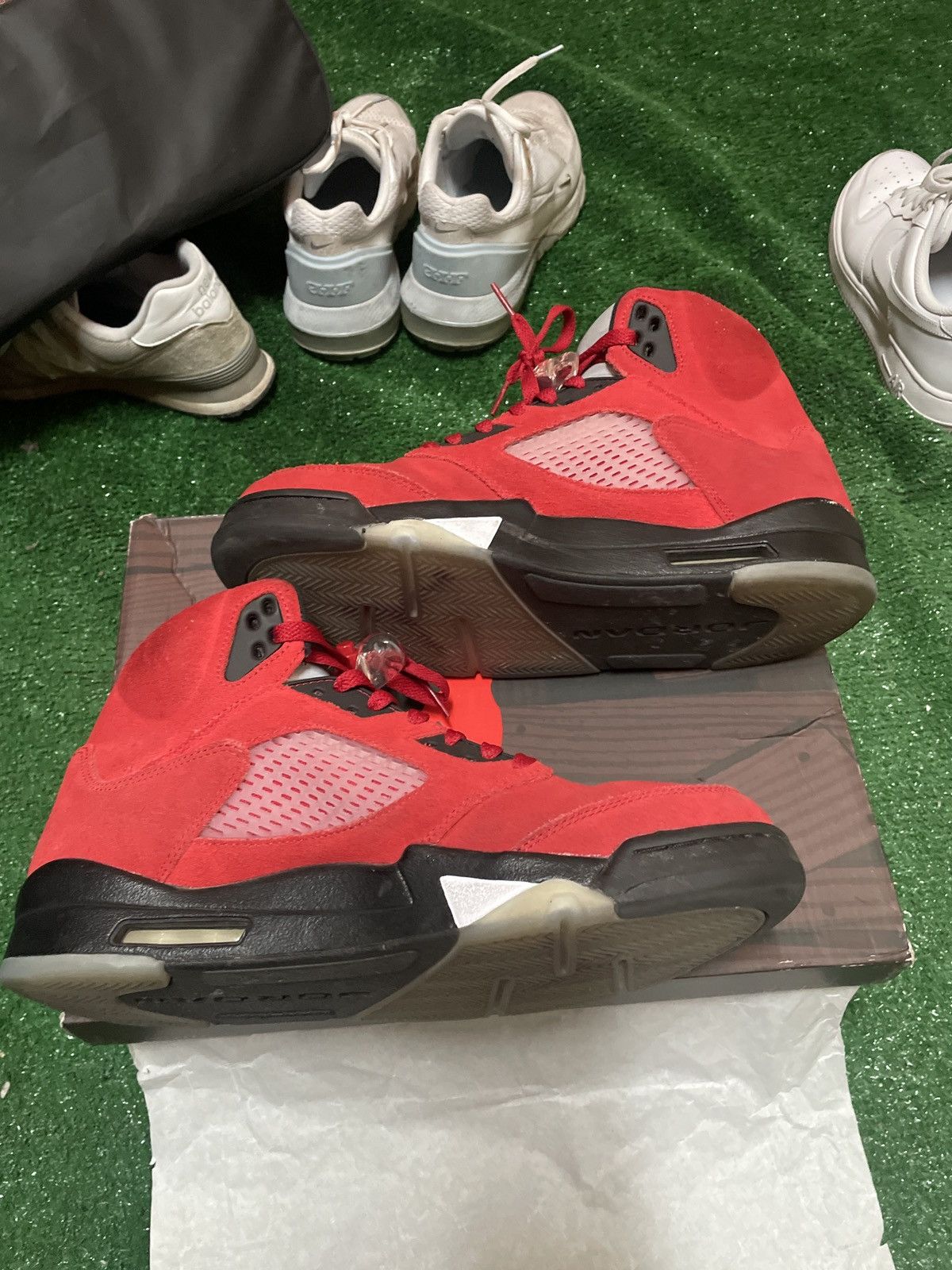 Jordan Brand × Nike Jordan 5 Raging Bull Size US 11 / EU 44 - 1 Thumbnail