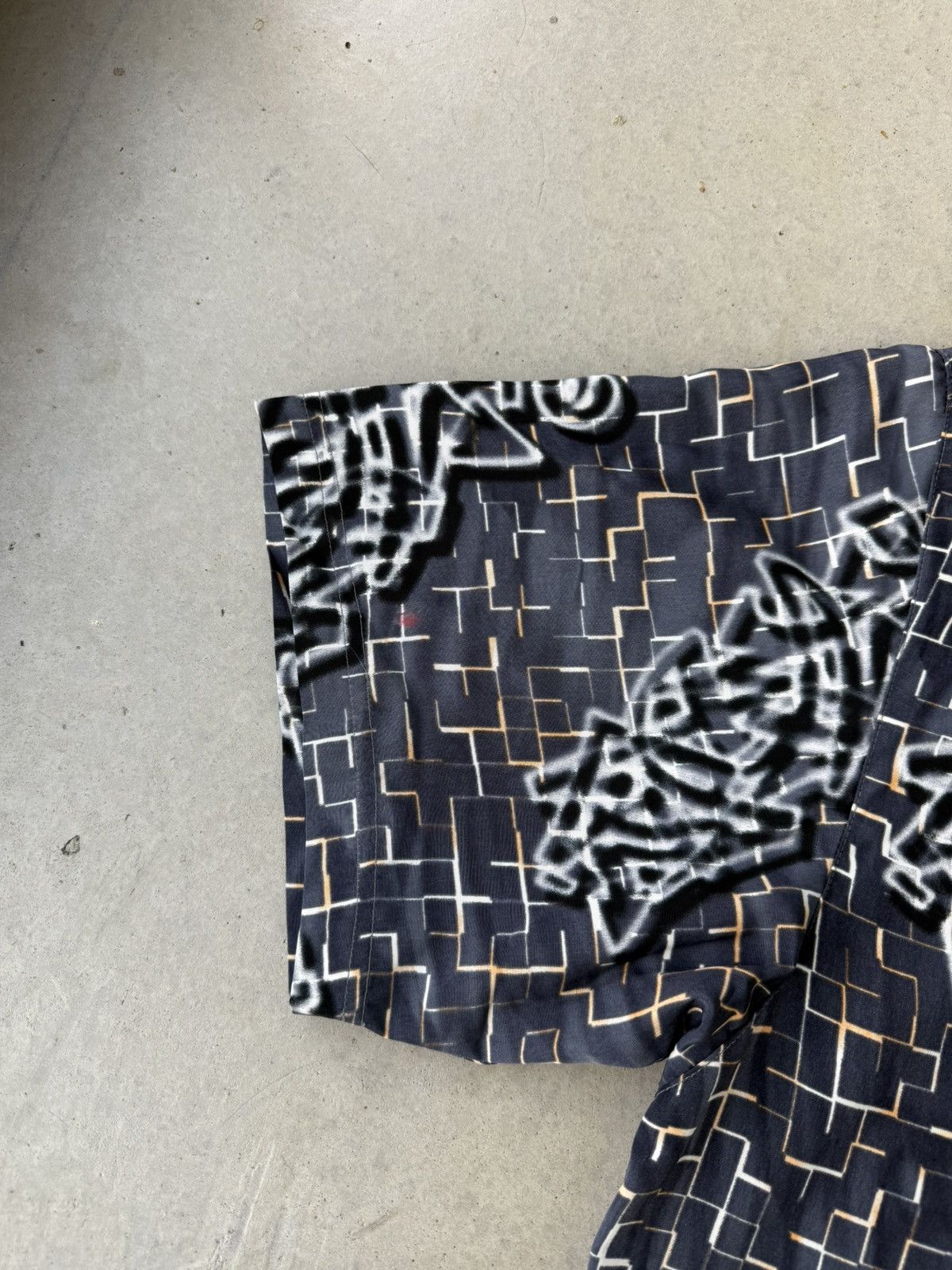 Vintage Vintage Y2K No Boundaries Graffiti AOP Button Up Shirt Size US M / EU 48-50 / 2 - 5 Thumbnail