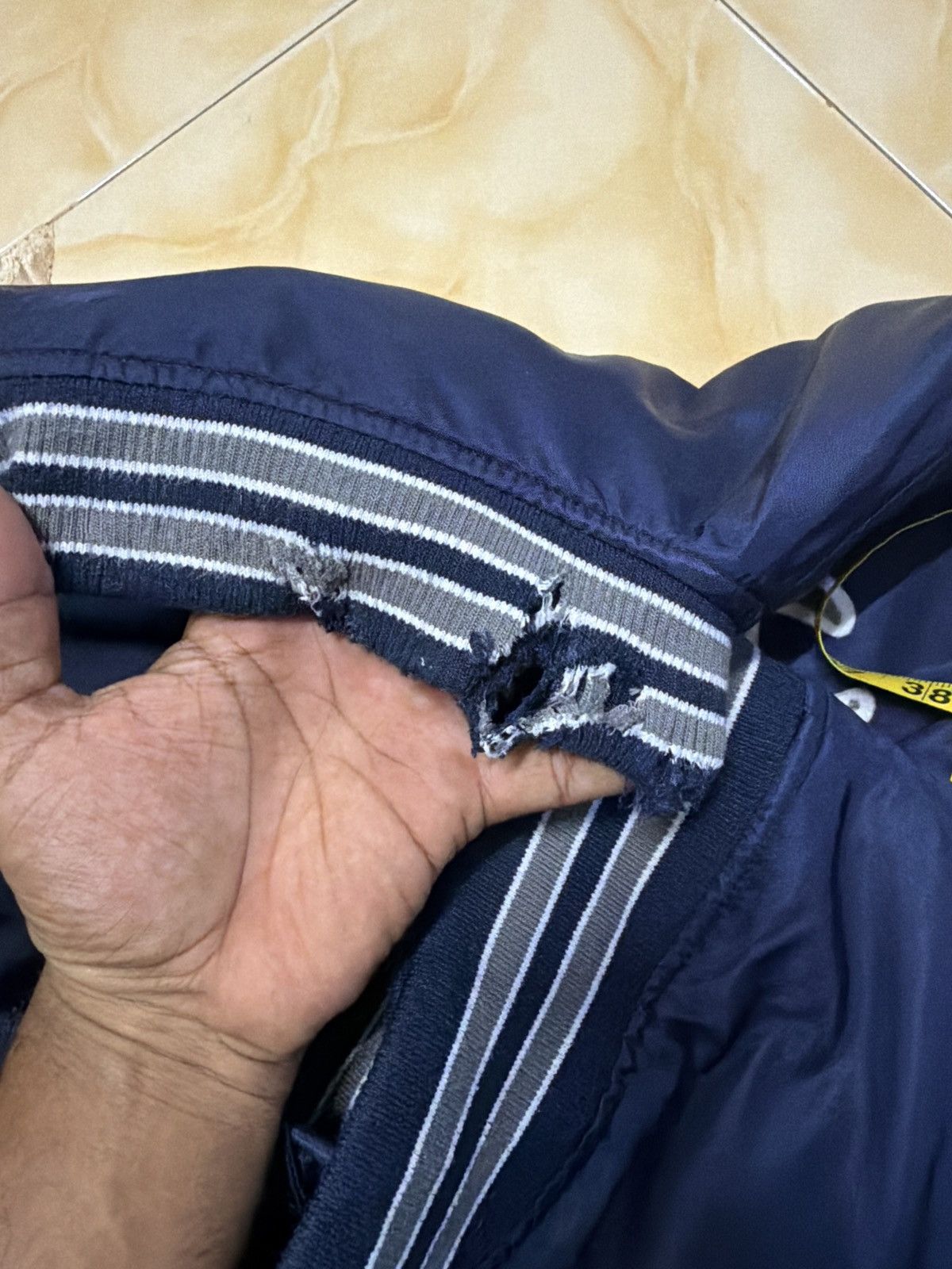 Champion Vintage Bomber jacket distress Champion usa flag patch Size US M / EU 48-50 / 2 - 10 Thumbnail