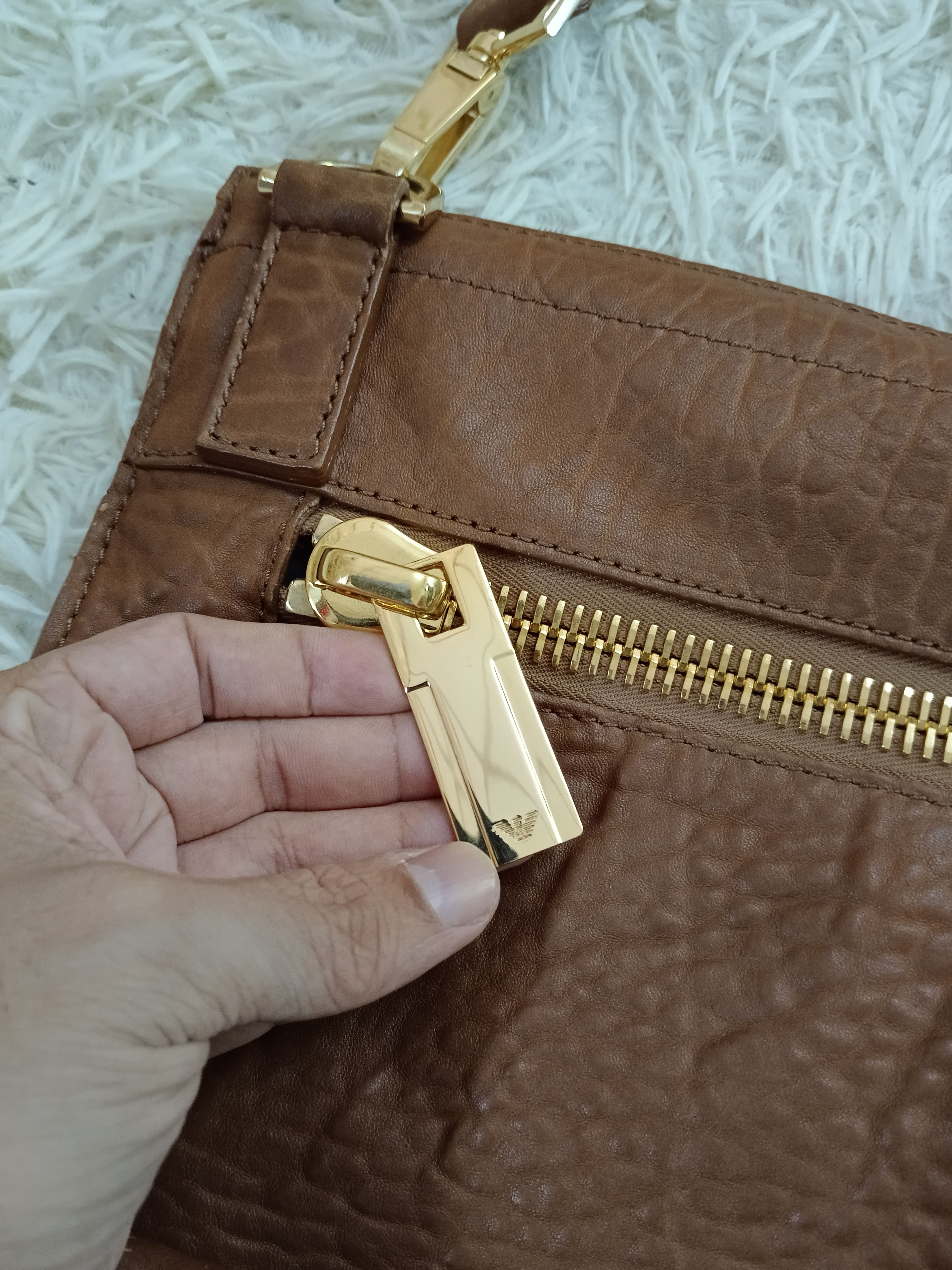 Emporio Armani EMPORIO ARMANI LEATHER MESSENGER Size ONE SIZE - 7 Thumbnail