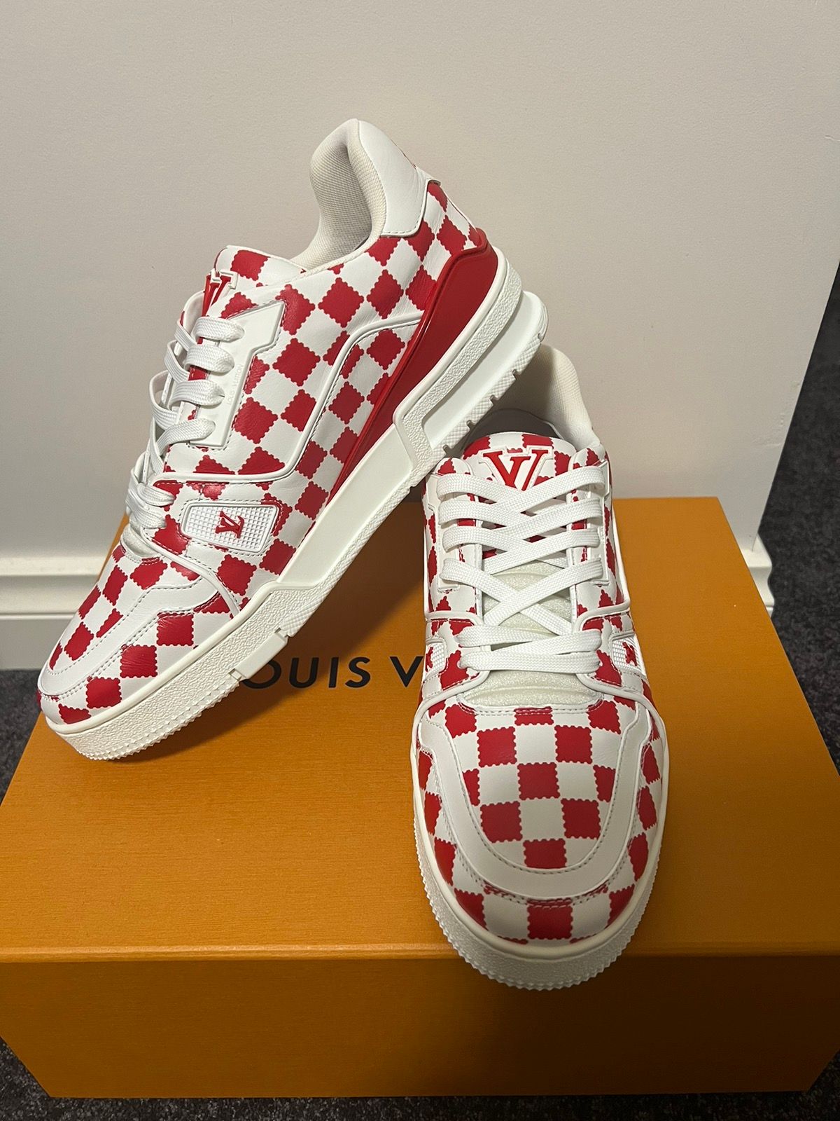 Louis Vuitton, damier trainers in white and anthracite - Unique