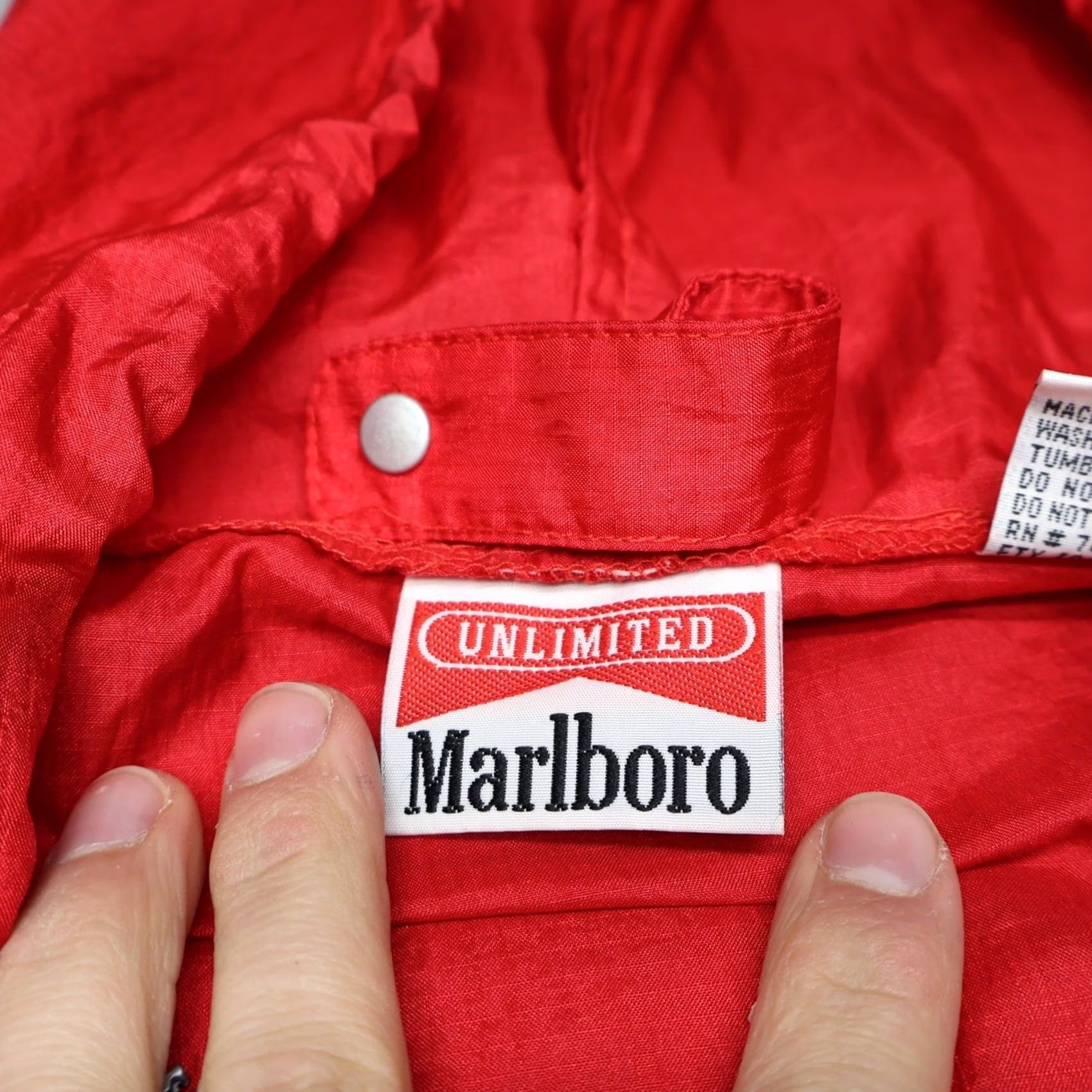 Marlboro VINTAGE Marlboro Jacket Mens M Red Hooded Wind Rain Light Pack 1/4 Zip Pullover Nylon Anorak Camouflage? Size US M / EU 48-50 / 2 - 4 Thumbnail