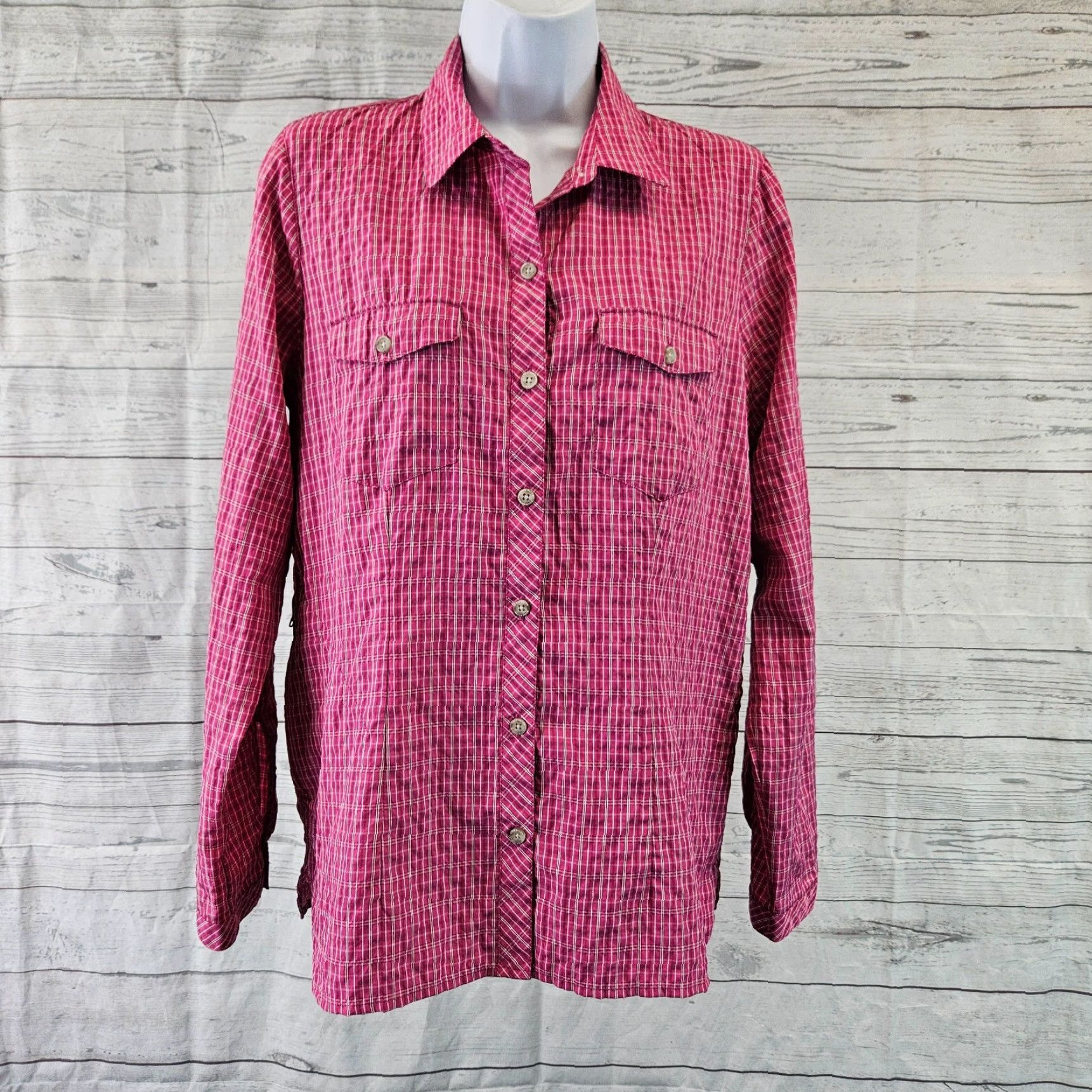 Eddie Bauer VINTAGE Eddie Bauer Travex Womens Button Front Top Sz Medium Pink Pockets Vented Size M / US 6-8 / IT 42-44 - 2 Thumbnail