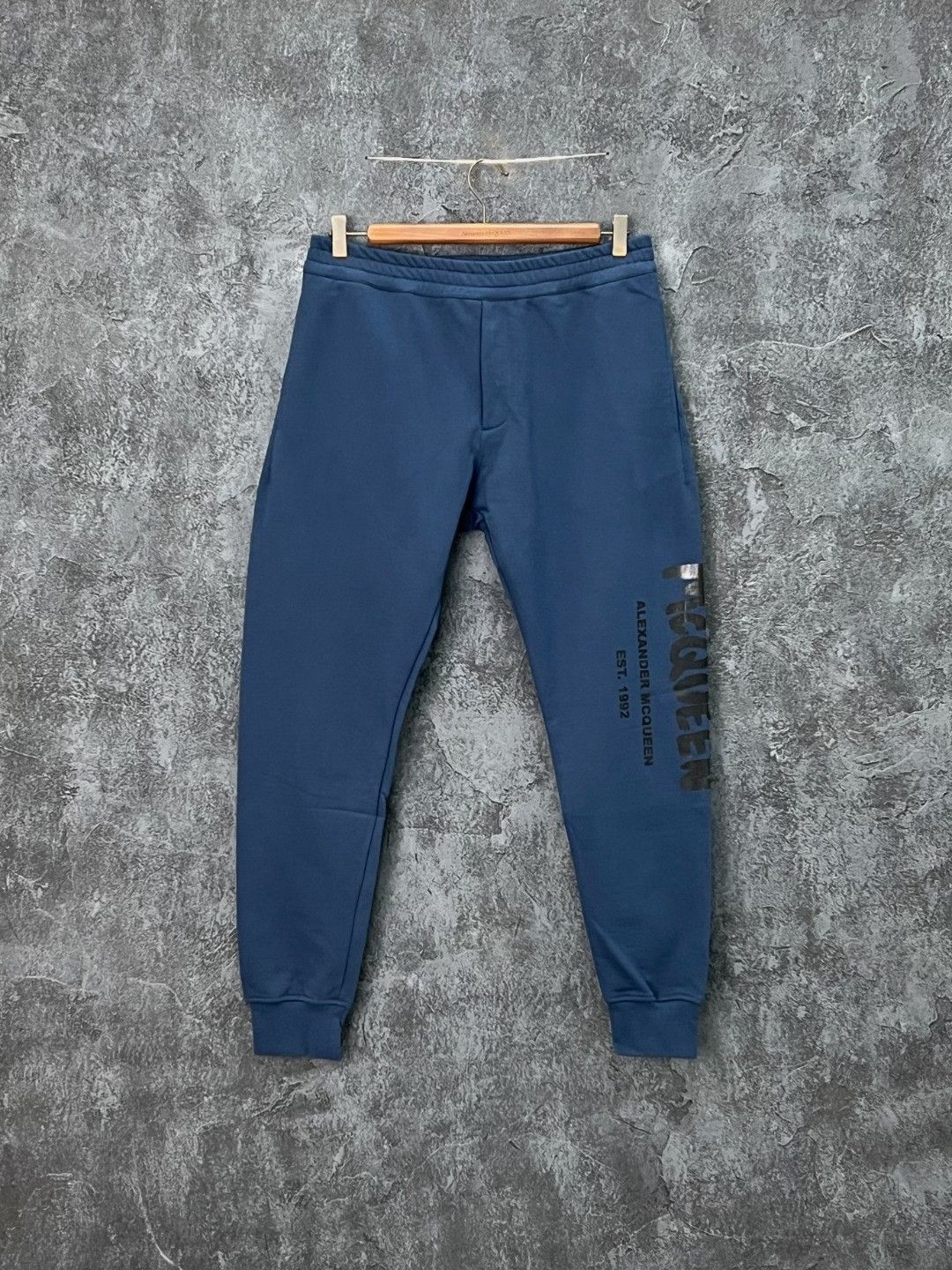 Alexander McQueen Alexander McQueen Retro Printed Casual Pants 30 Men Size US 30 / EU 46 - 1 Thumbnail