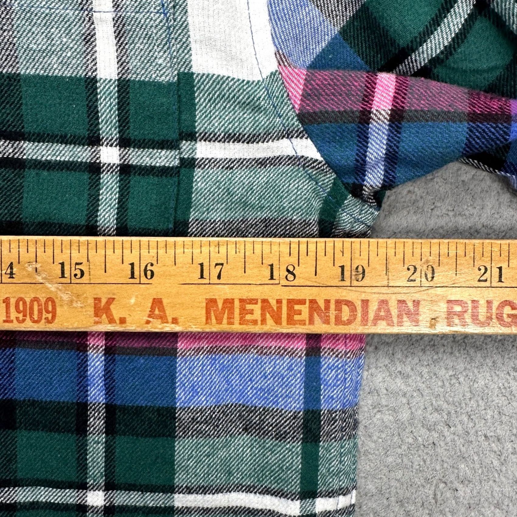 Silver Jeans Co. VINTAGE? No. Silver Jeans Womens Flannel Shirt L Green Blue Plaid Pocket NEW Shirt Womens L Green Plaid Pocket NEW Size L / US 10 / IT 46 - 7 Thumbnail