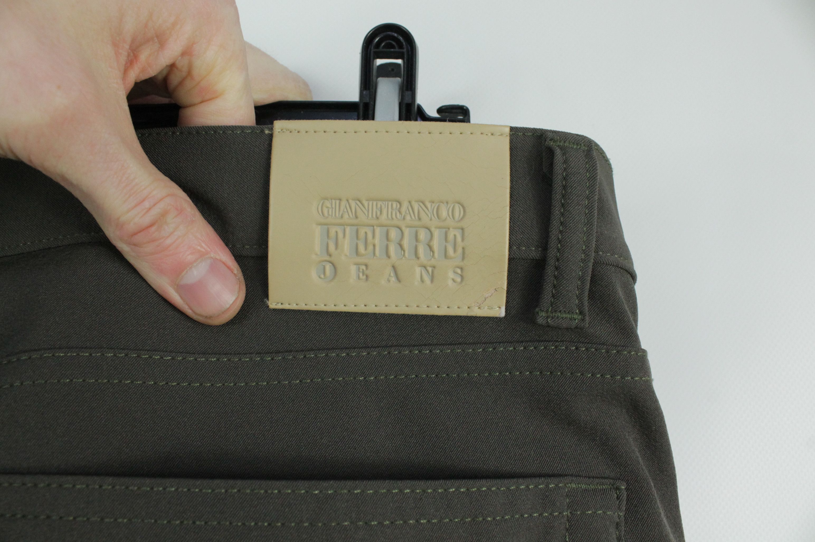 Gianfranco Ferre × Vintage Vintage Gianfranco Ferre Stretch Nylon Casual Trousers Pants Size US 38 / EU 54 - 9 Thumbnail
