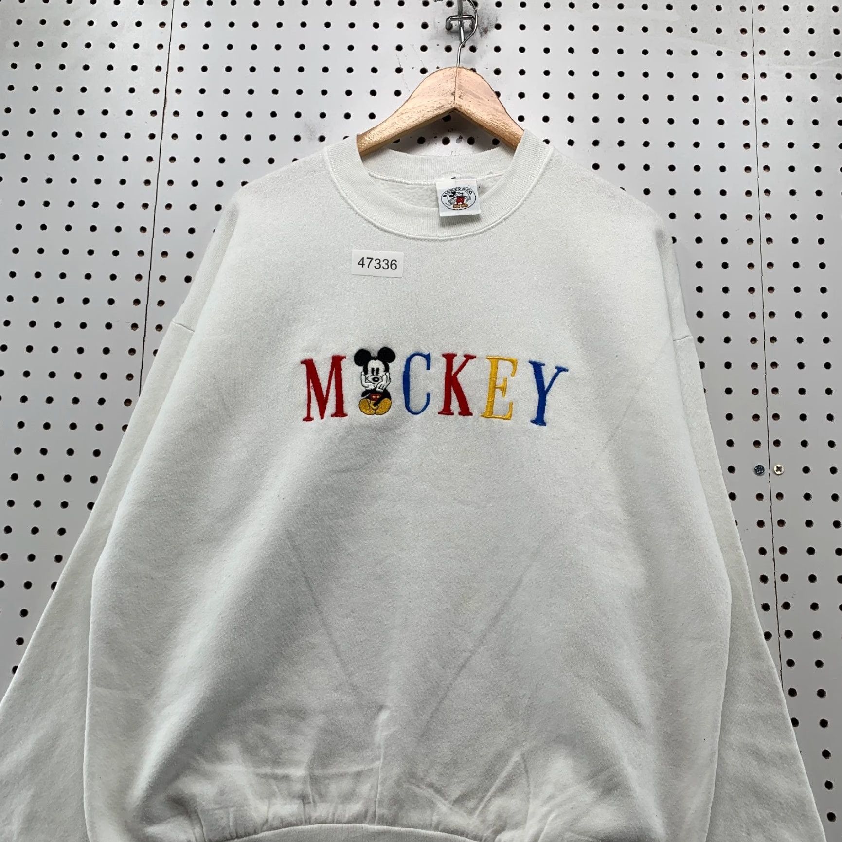 Disney VINTAGE Disney Mickey Co Sweatshirt Mens XL White Fleece Embroidered USA Size US XL / EU 56 / 4 - 5 Thumbnail