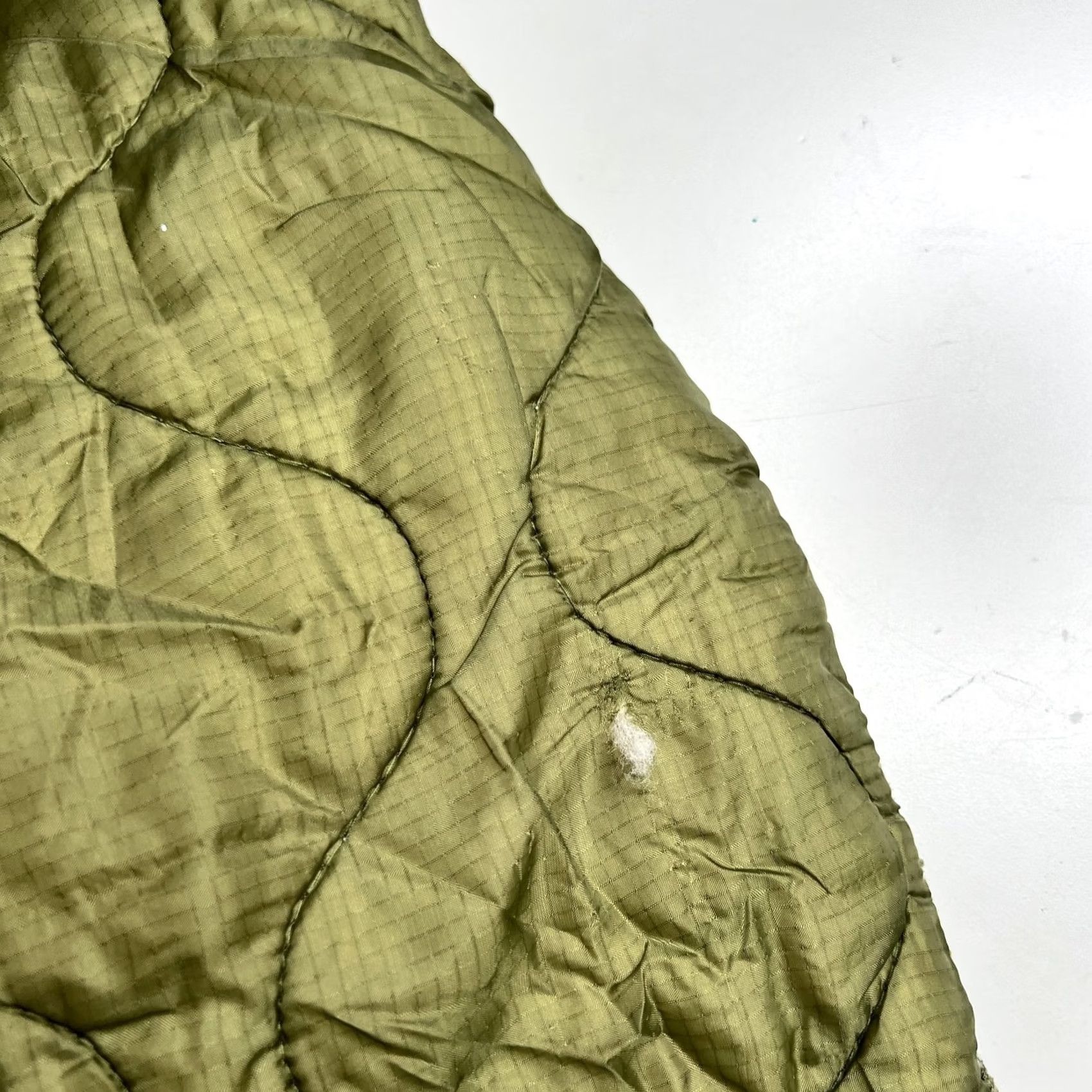Vintage VINTAGE Royal Maid Assoc Jacket Mens L Military Nylon Liner Cold Weather 80s Size US L / EU 52-54 / 3 - 4 Thumbnail