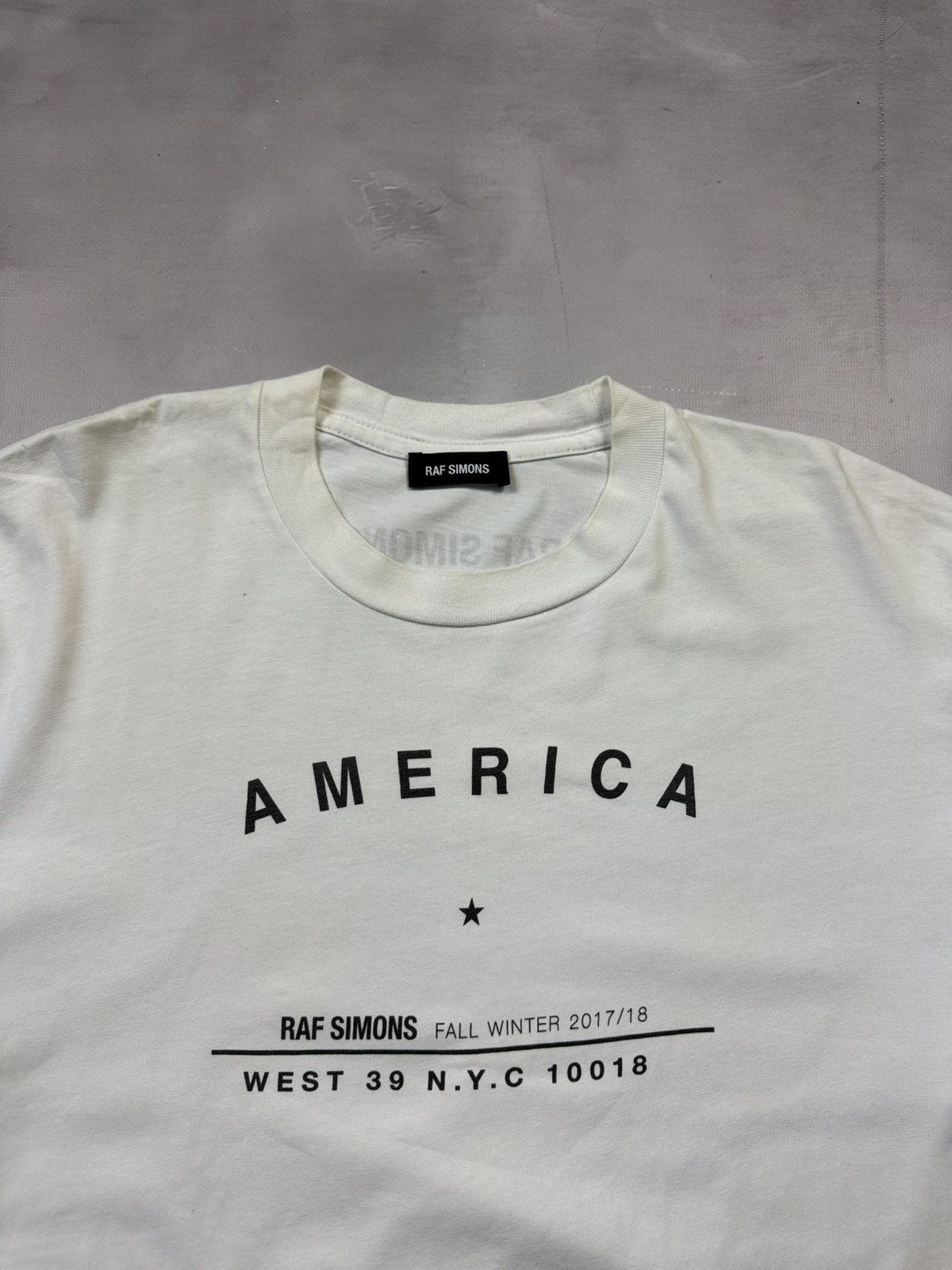 Raf Simons Fw17 Raf Simons America Tour Tee(White/L-XL) Size US XL / EU 56 / 4 - 4 Thumbnail