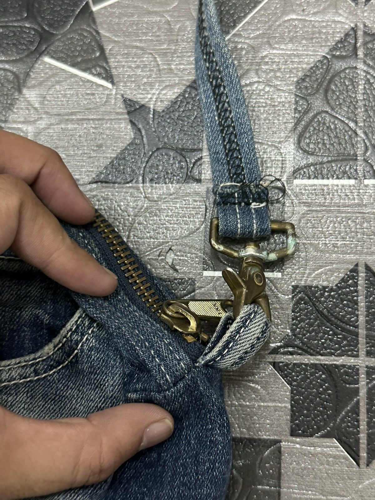 Japanese Brand Rodeo Crown Japanese Brand Reconstruct Sling Bag Size ONE SIZE - 4 Thumbnail